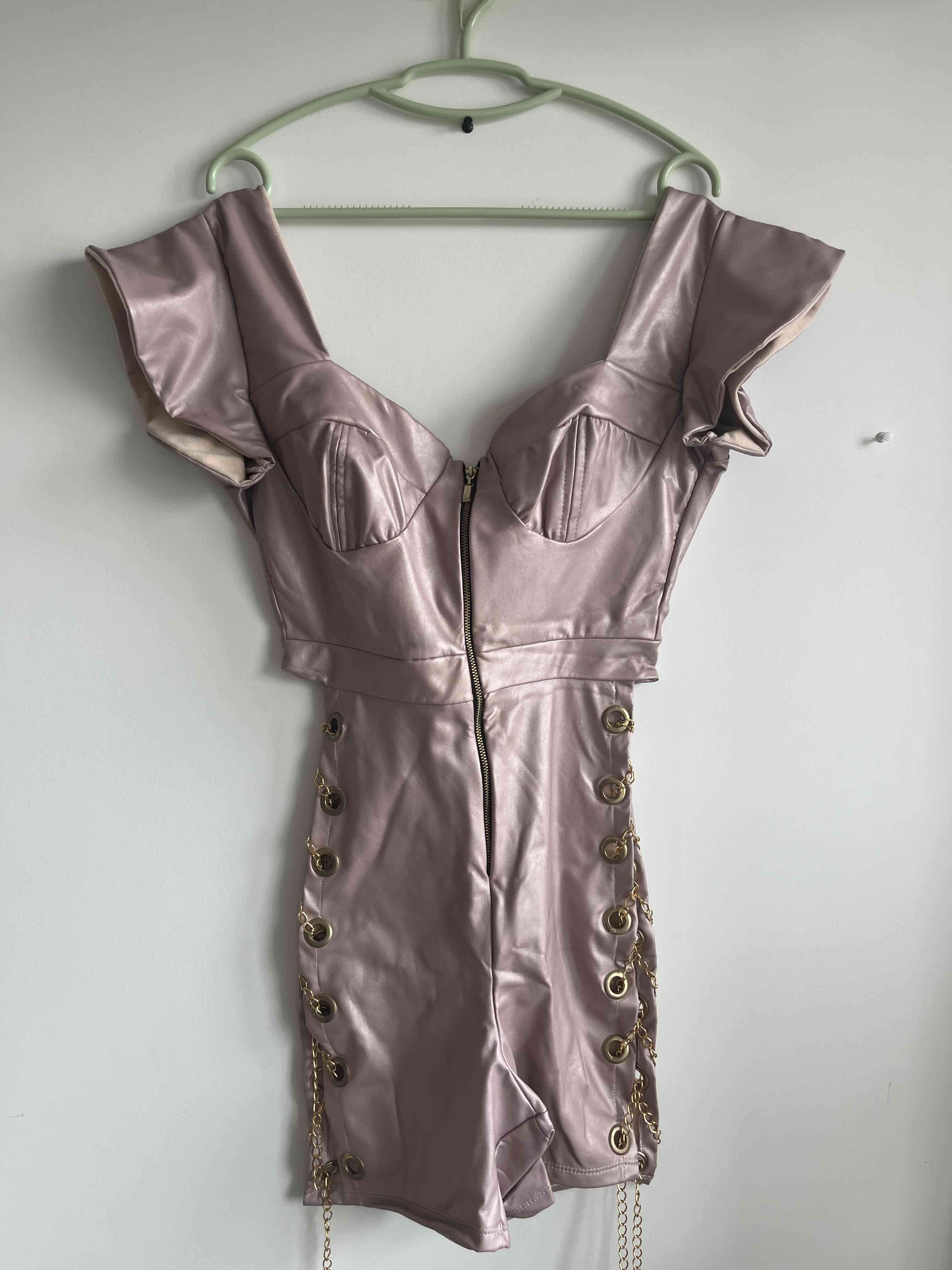 Enterito corto satinado rosado