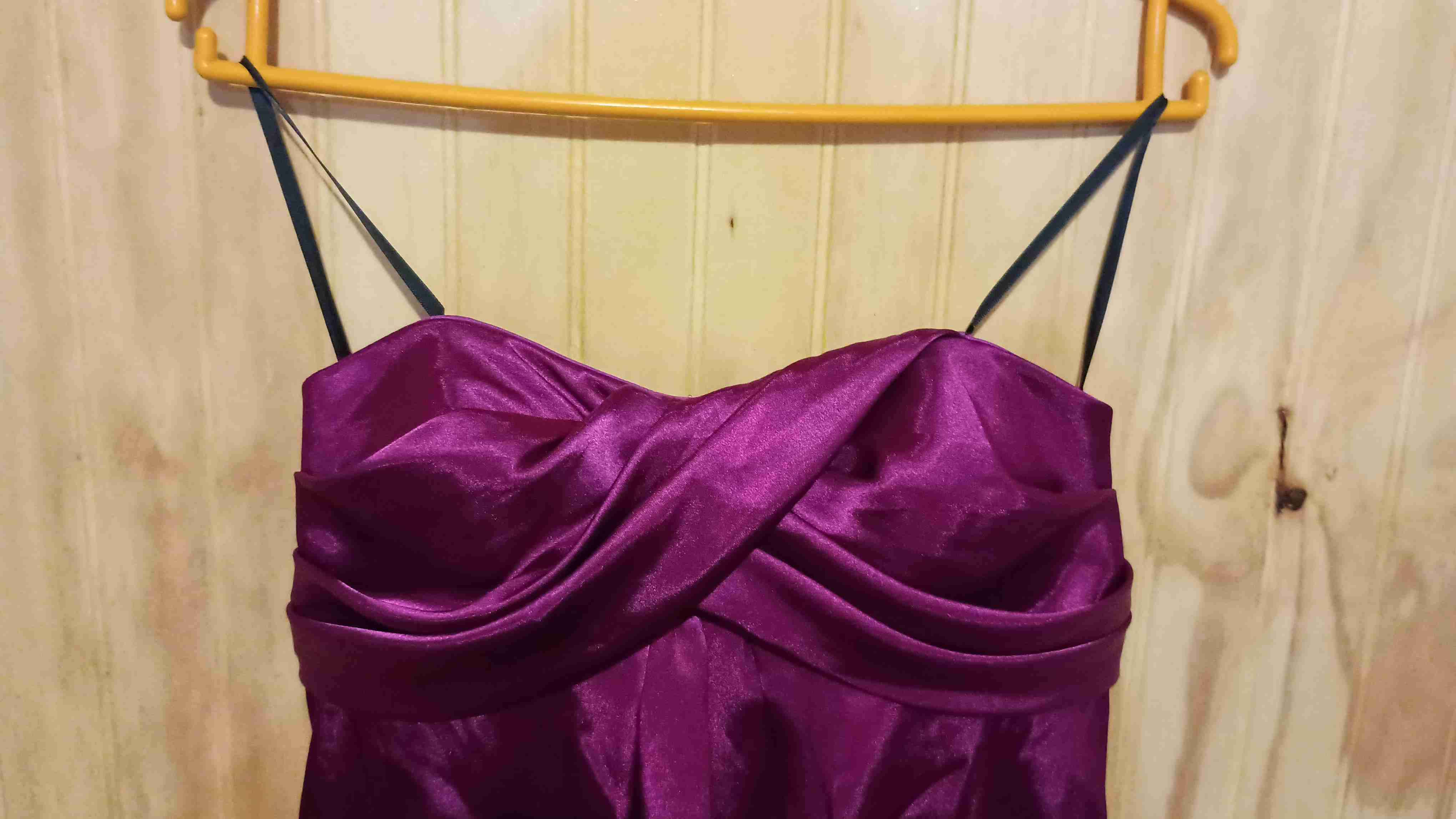 Vestido strapless burdeos - miniatura 2