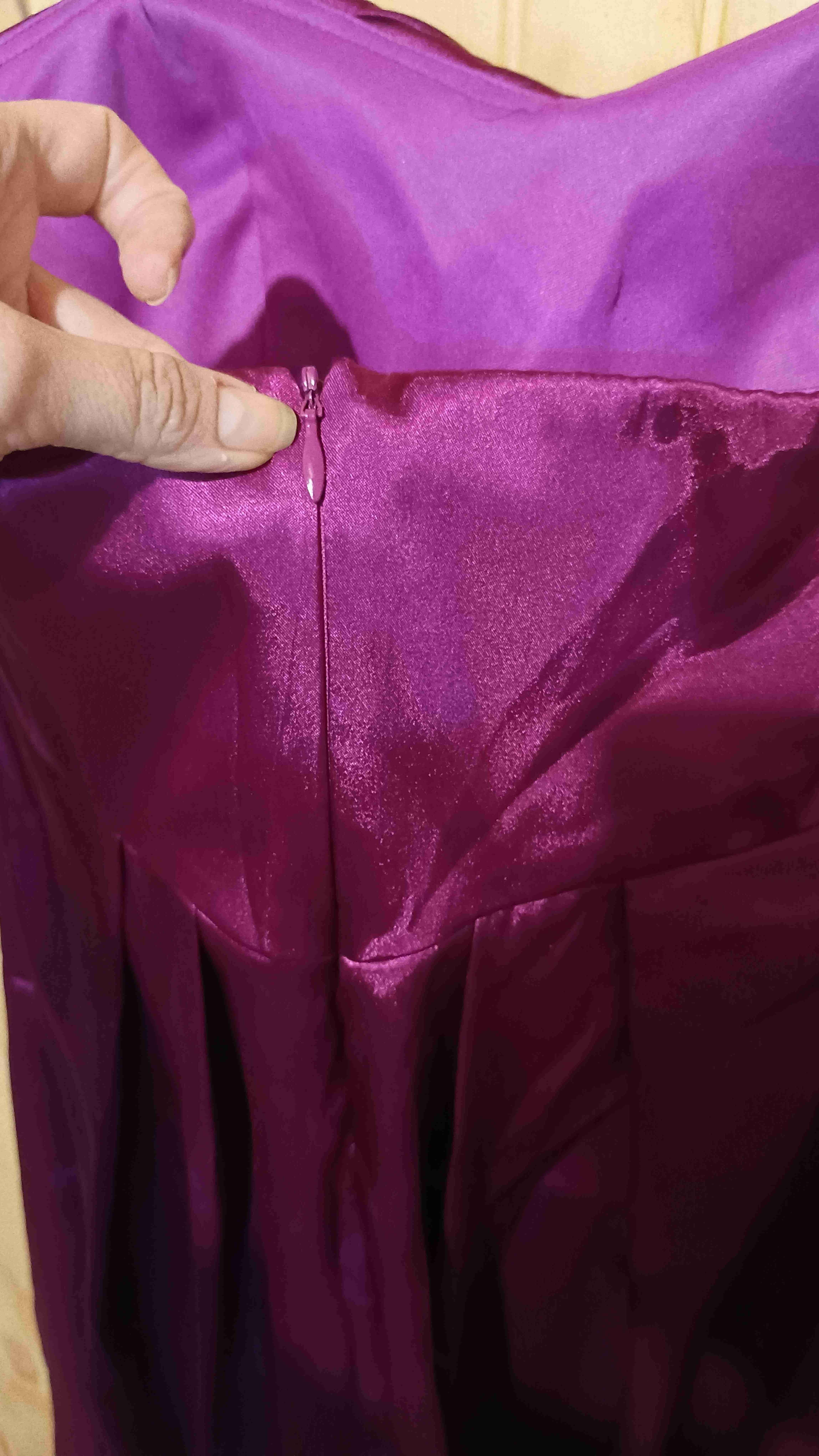 Vestido strapless burdeos - miniatura 4