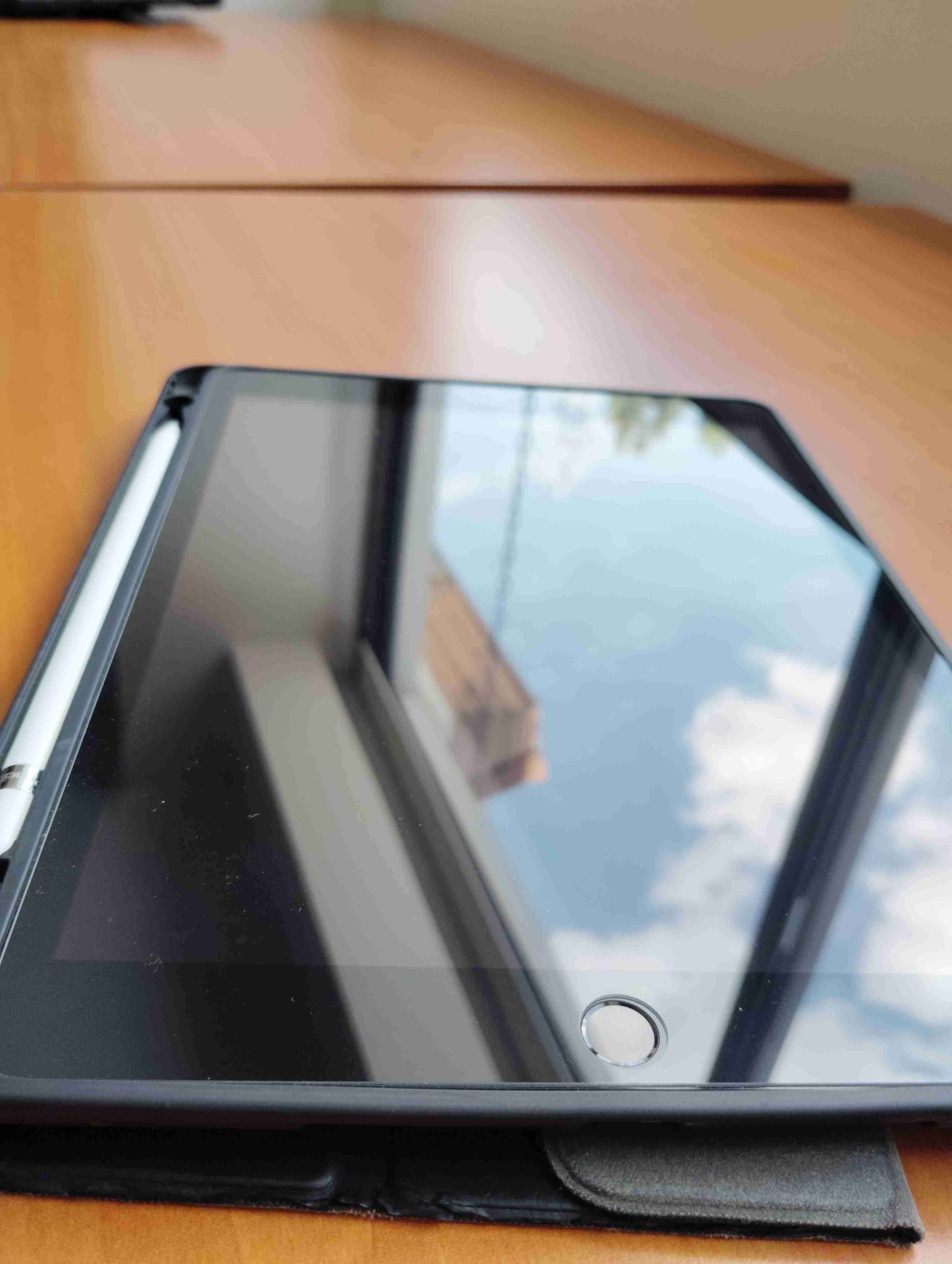 iPad 7ma generación 32 GB y Apple pencil - miniatura 4