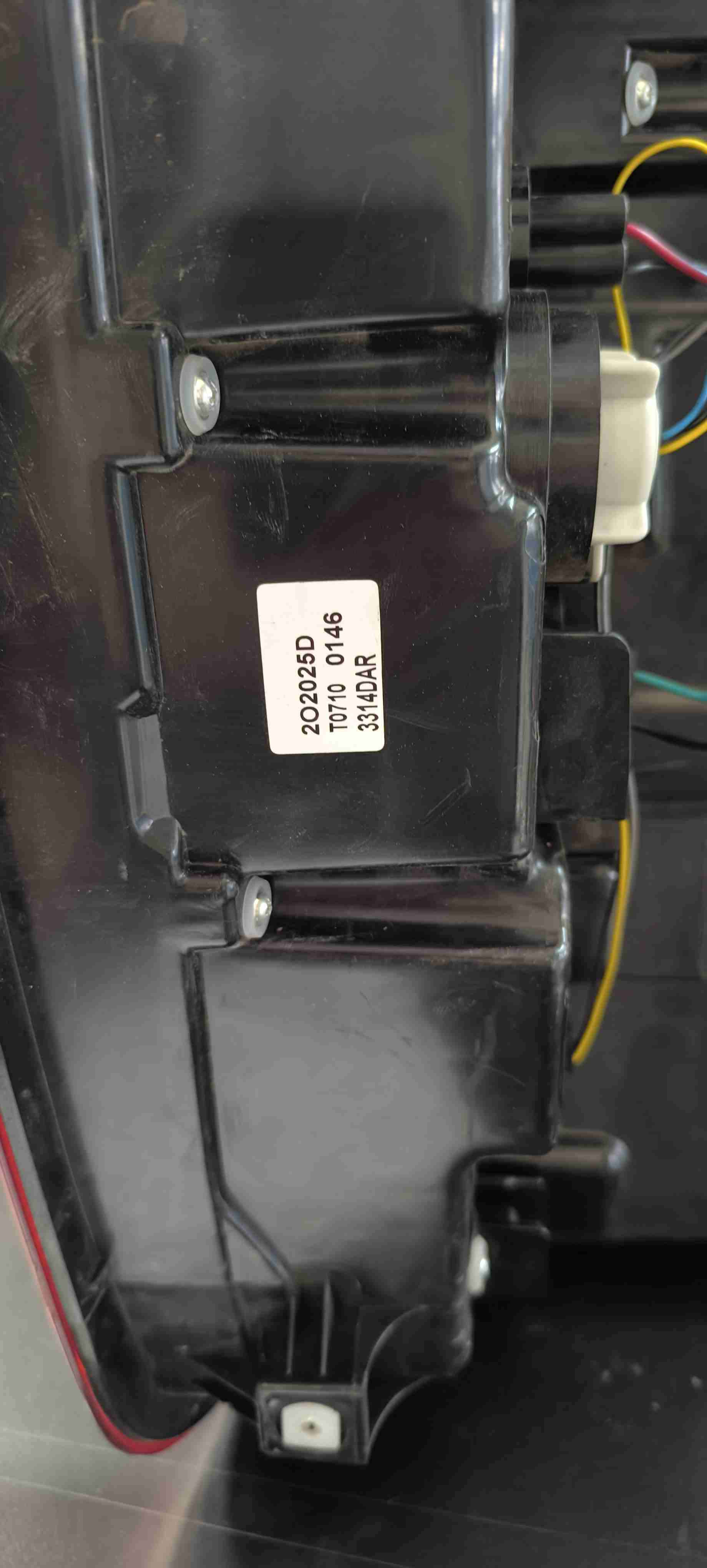 Foco trasero Izquierdo Mitsubishi L- 2000 - miniatura 4