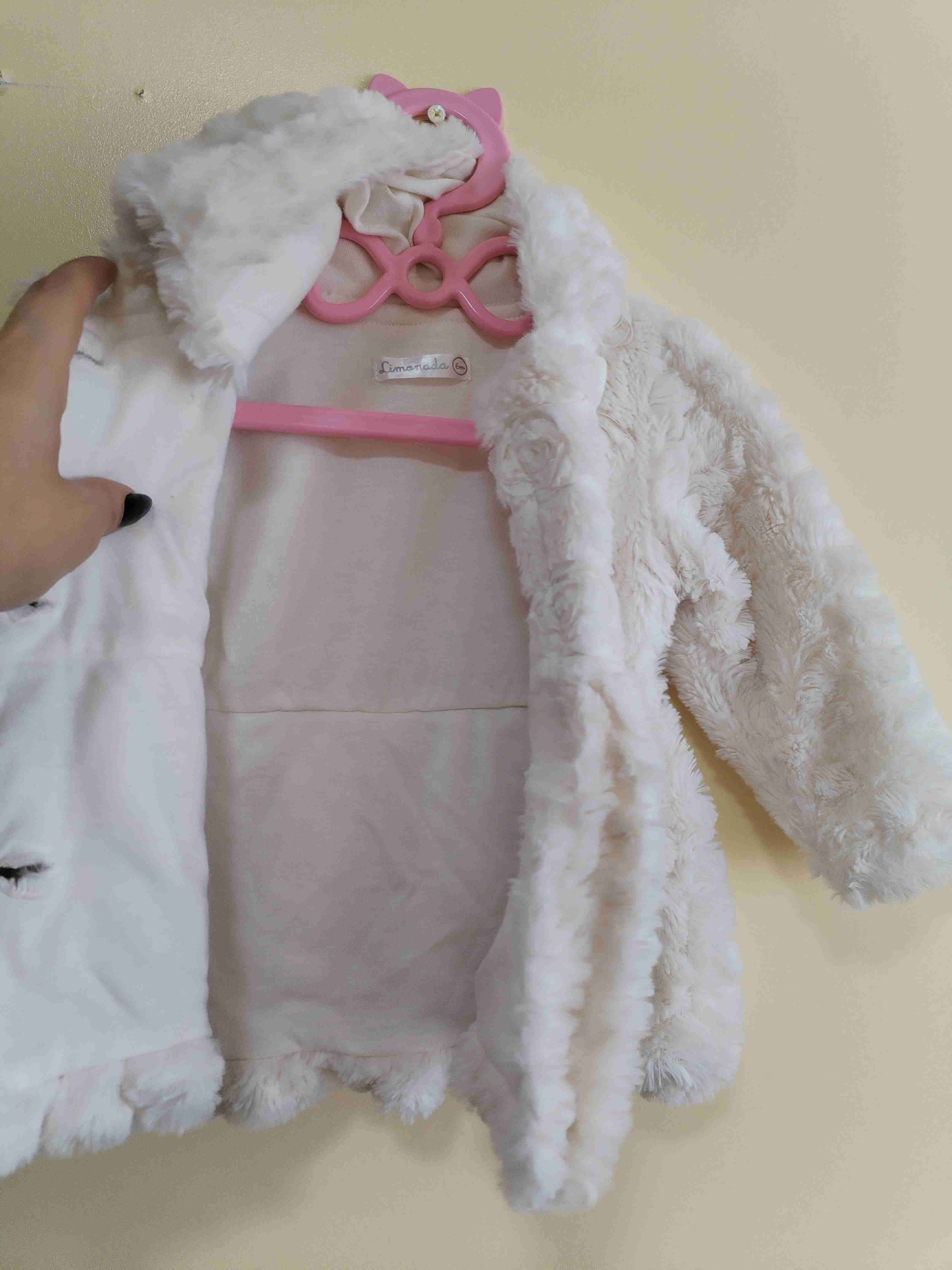 Abrigo peludo bebé blanco