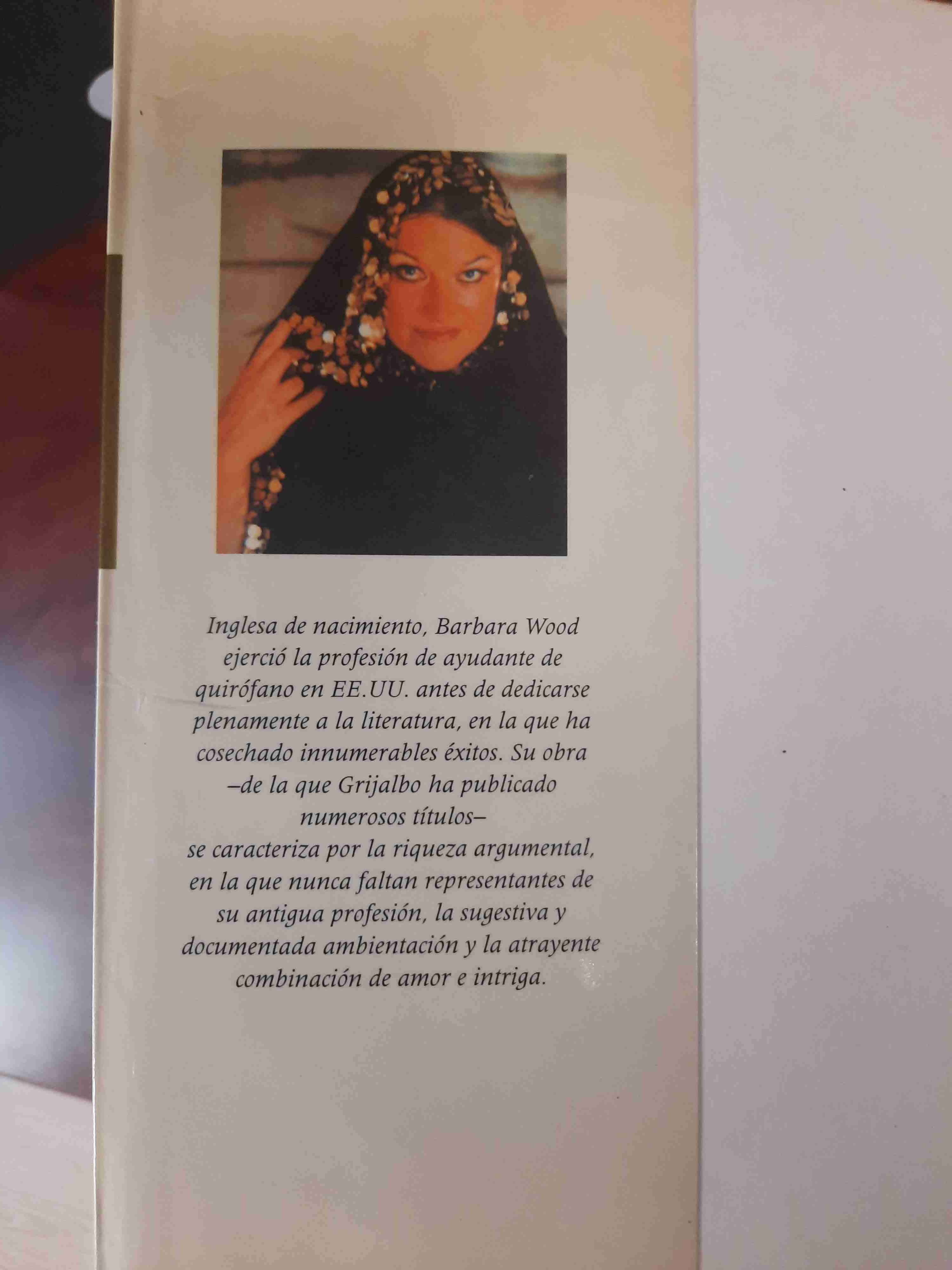 Libro Bajo el Sol de Kenia - miniatura 2