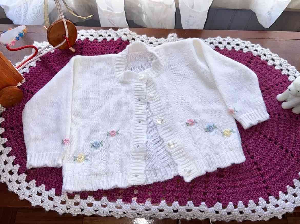 Chaleco tejido blanco infantil
