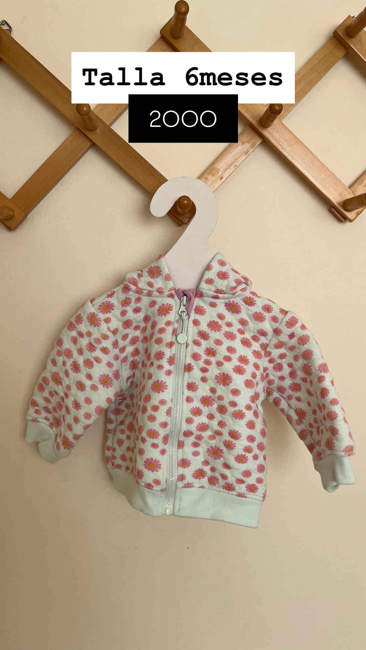 Polerón bebé floral