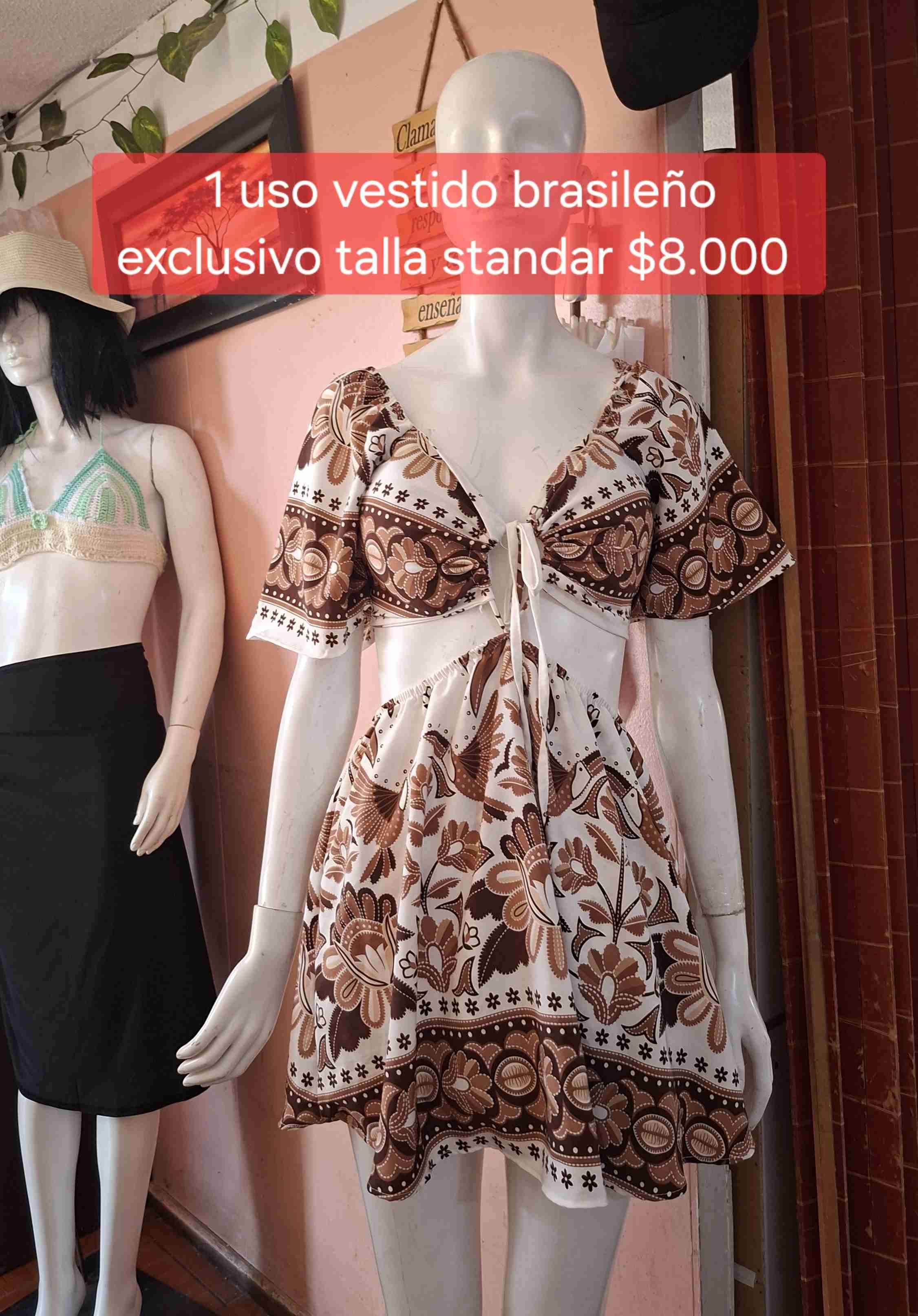 Vestido brasileño floral marrón