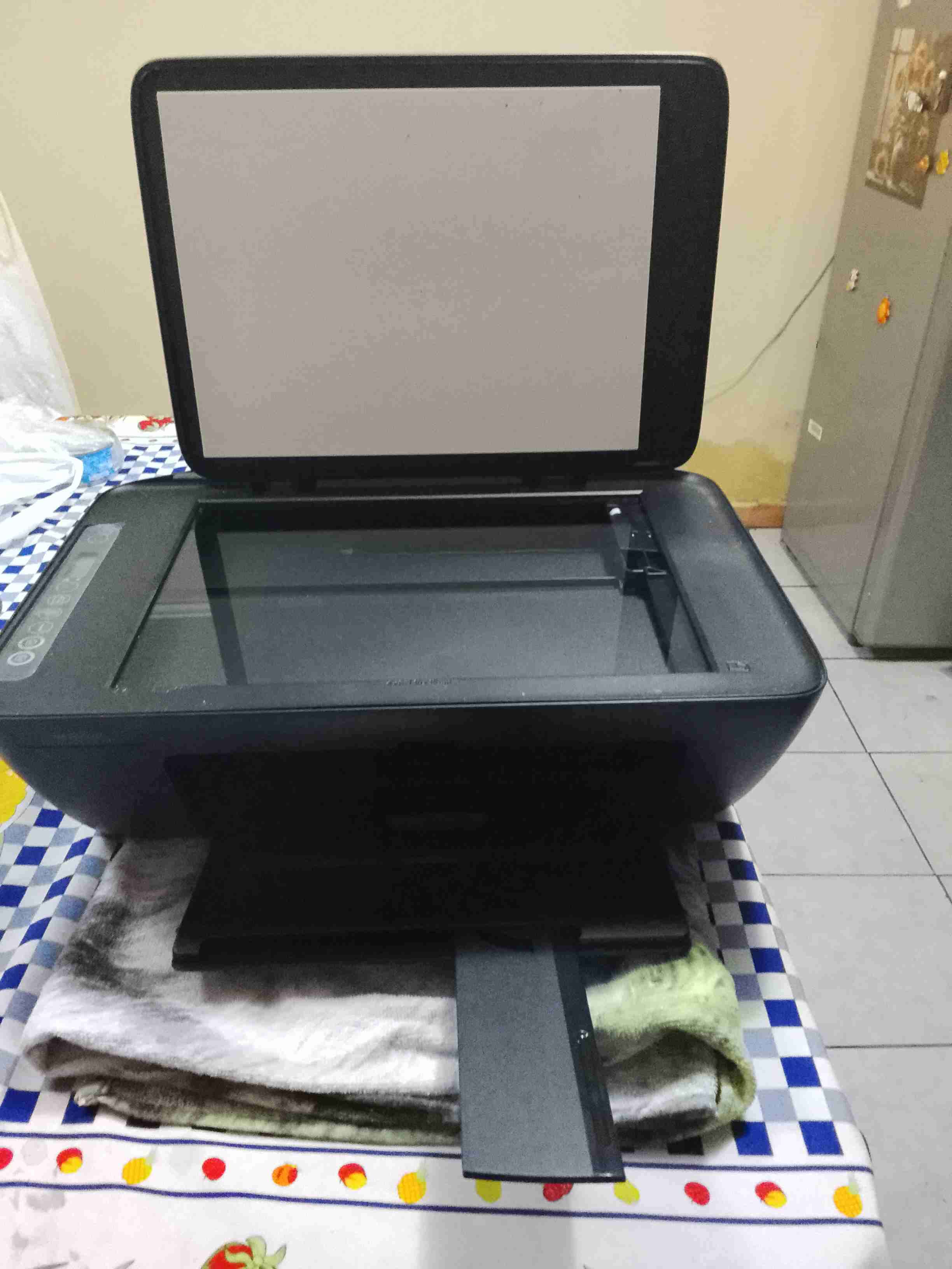 Impresora multifuncional HP negra - miniatura 2