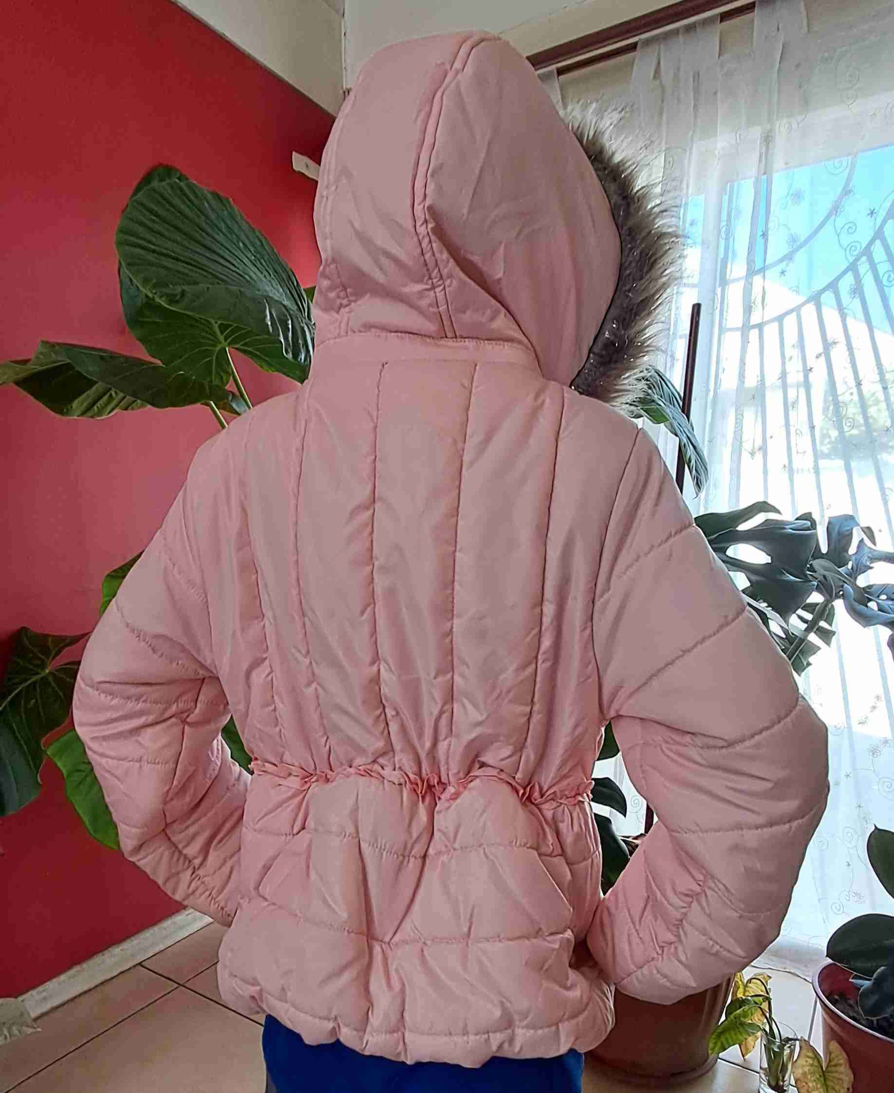 Chaqueta rosada con capucha - miniatura 4