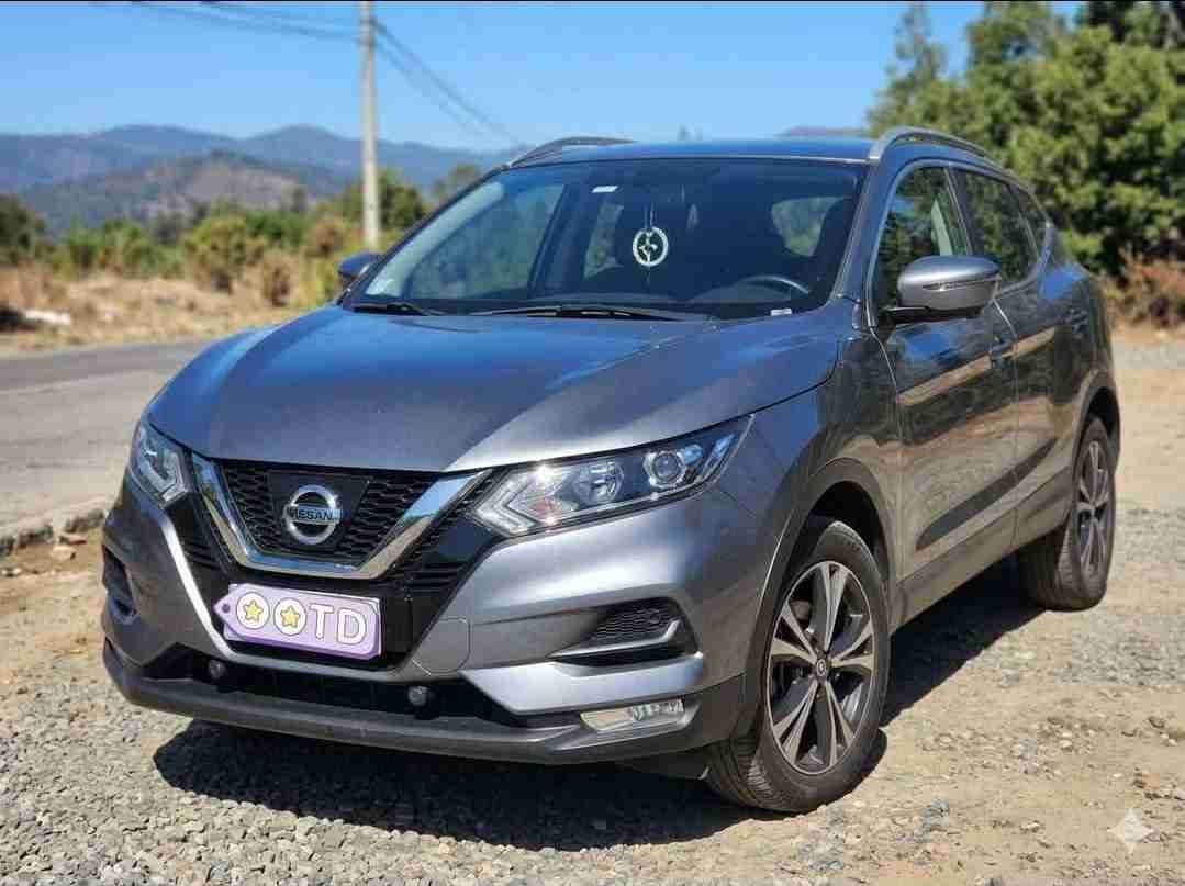 SUV Nissan Qashqai gris - miniatura 4