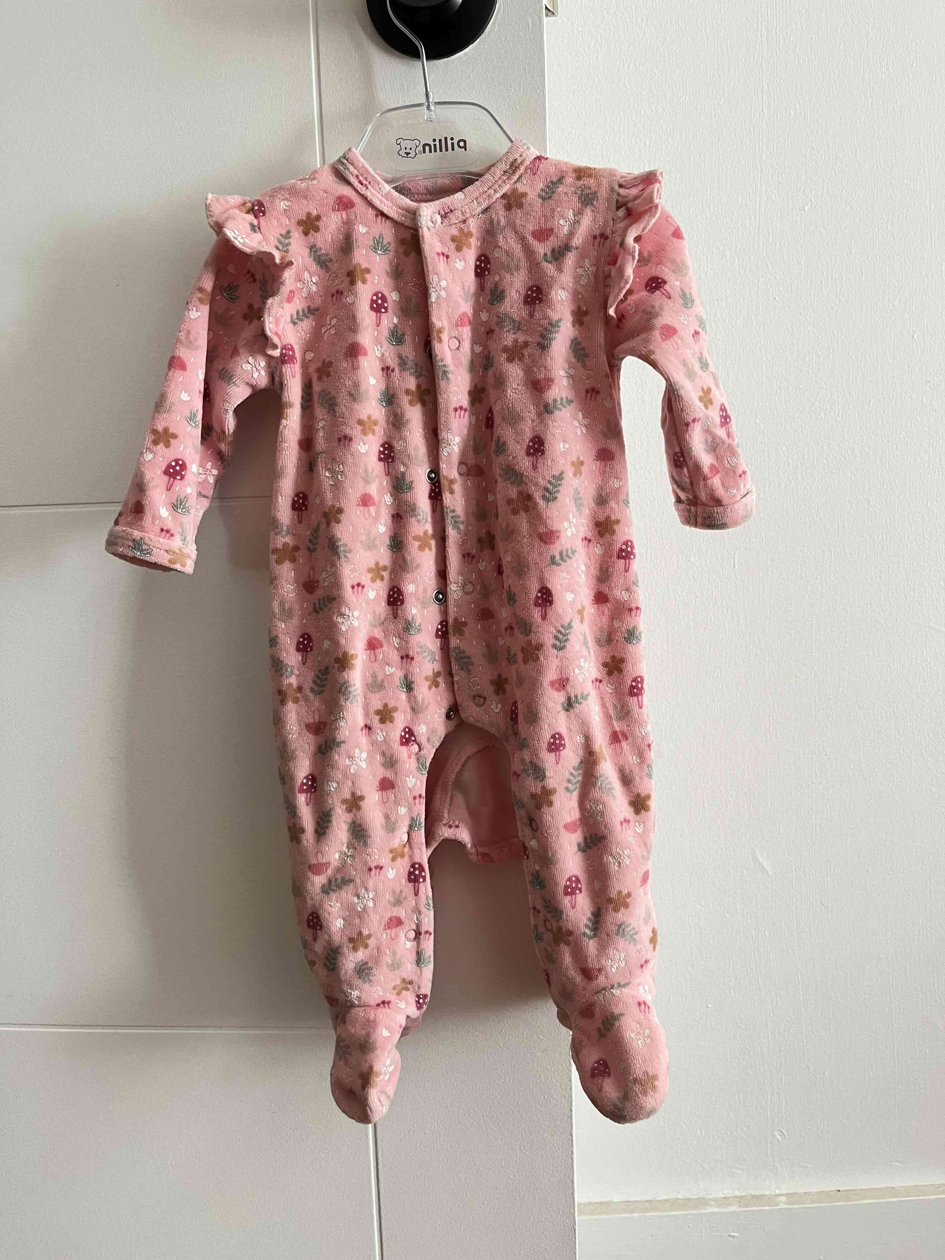 Pijama de bebé estampado verde y rosado - miniatura 2