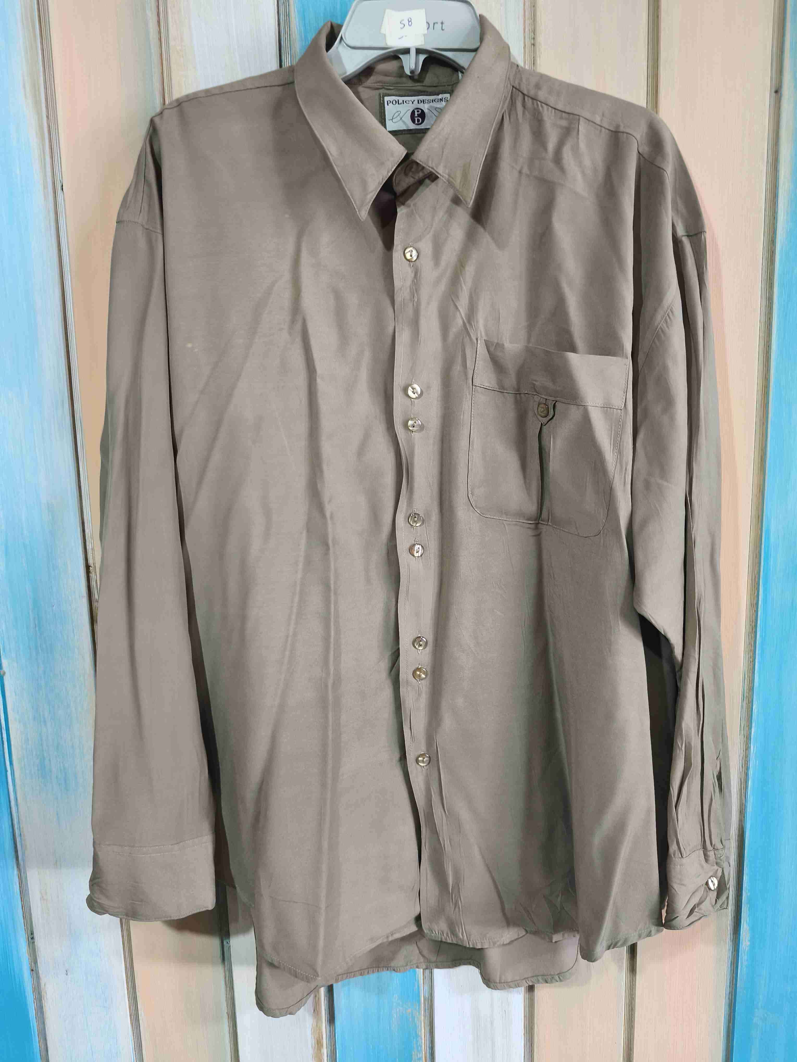 Camisa hombre beige elegante
