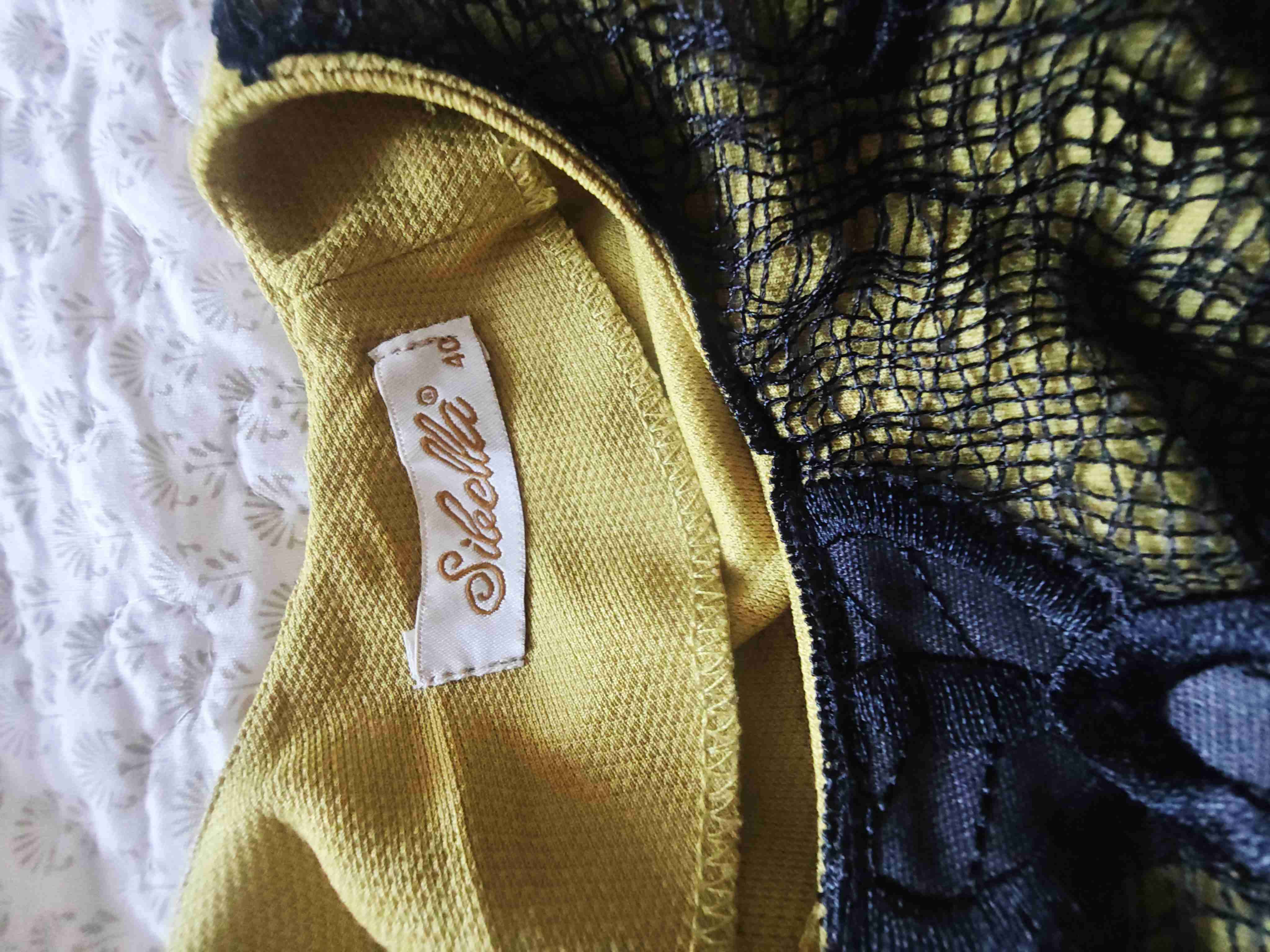 Vestido largo verde oliva con encaje - miniatura 3