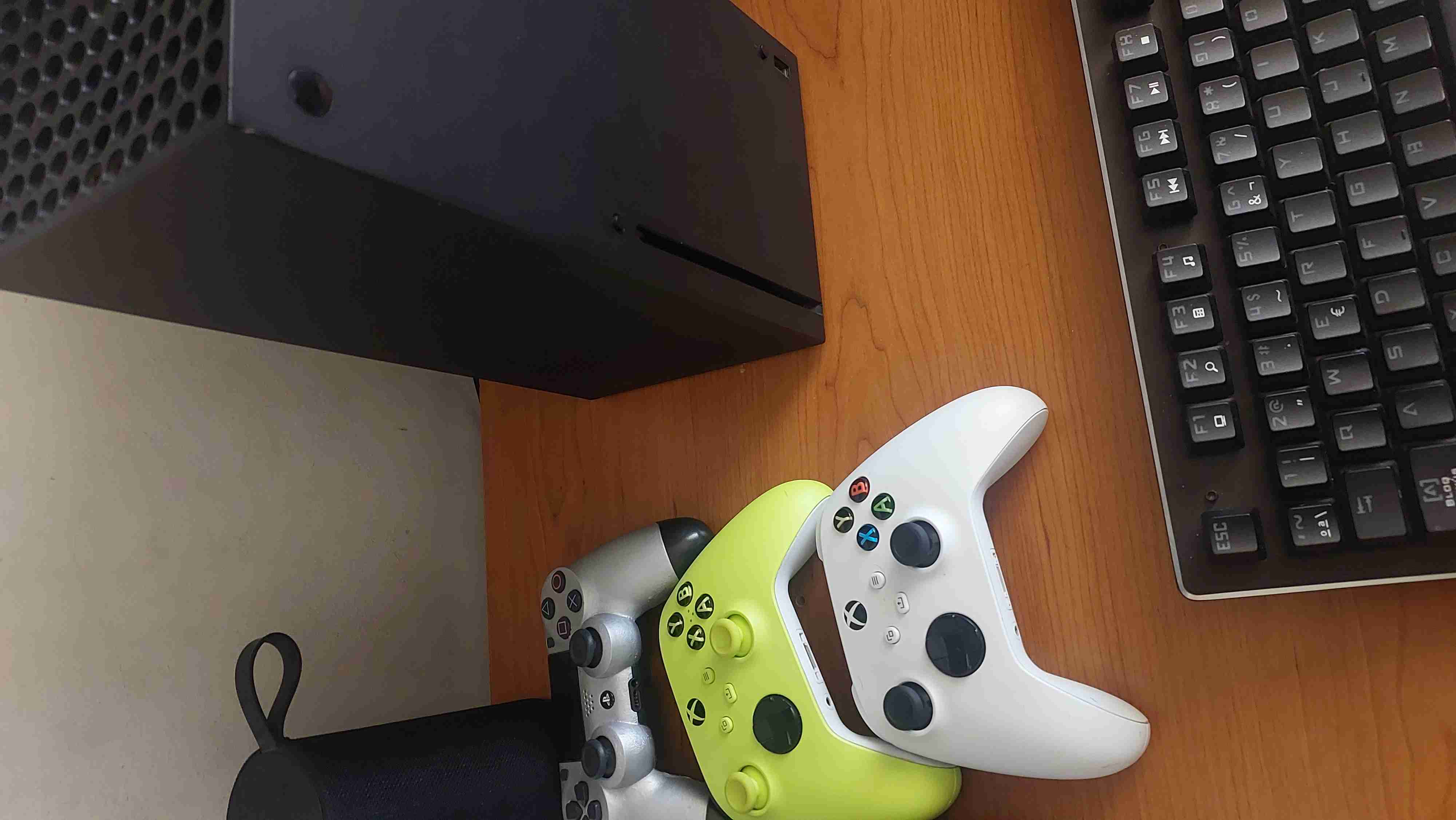 xbox serie x se vende o permuta - miniatura 2