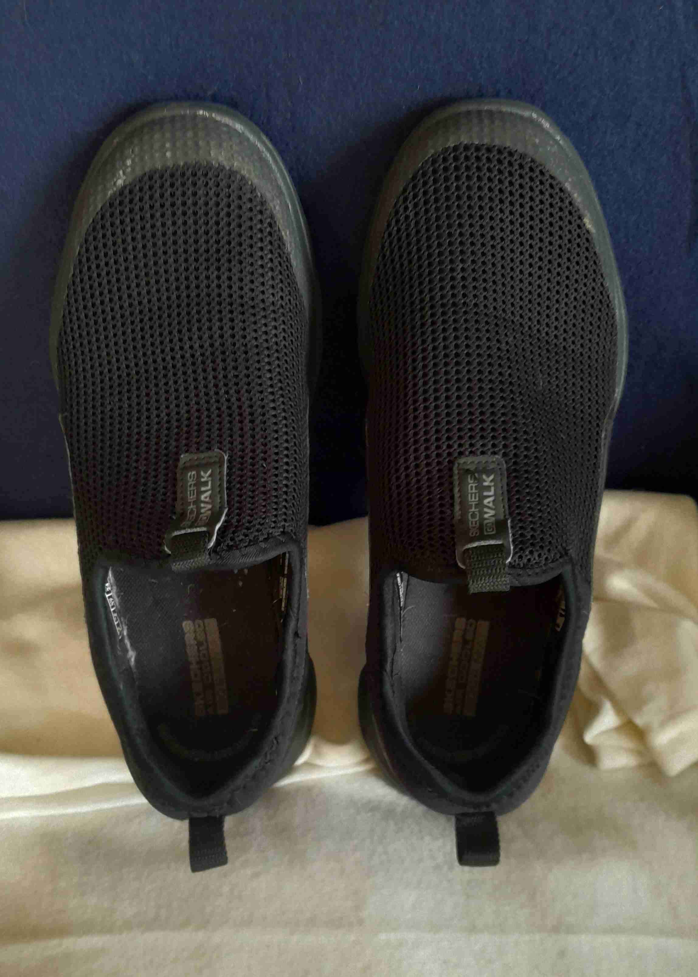 Zapatillas negras Skechers sin cordones