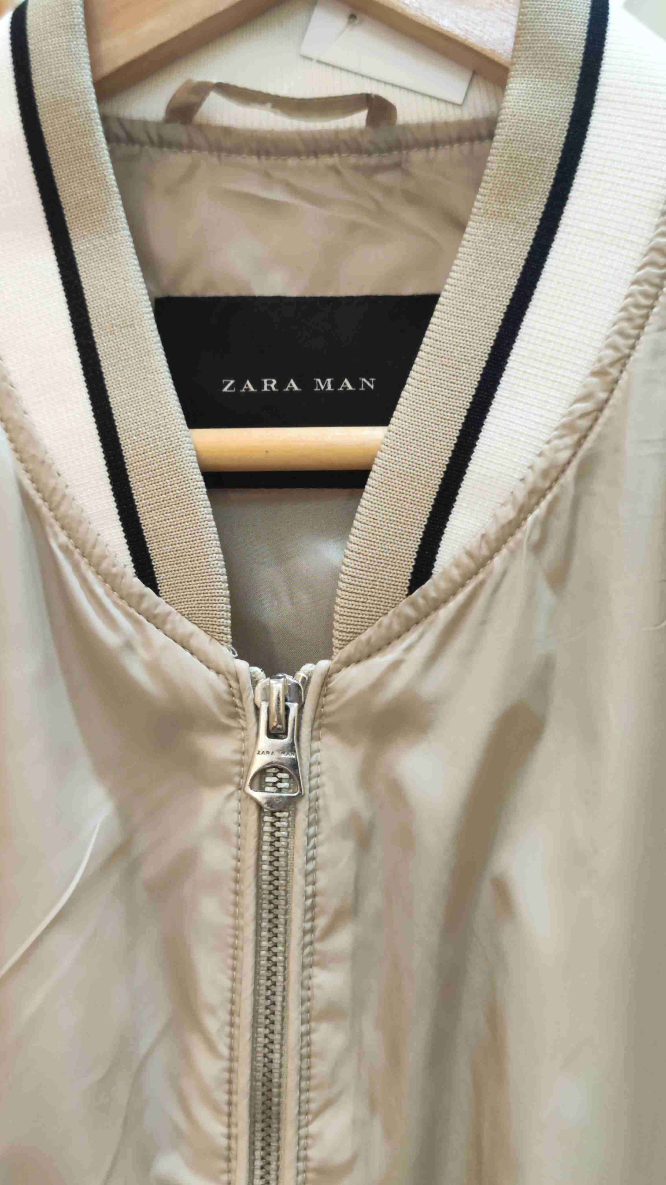 Chaqueta cortavientos estilo bomber beige Zara - miniatura 2