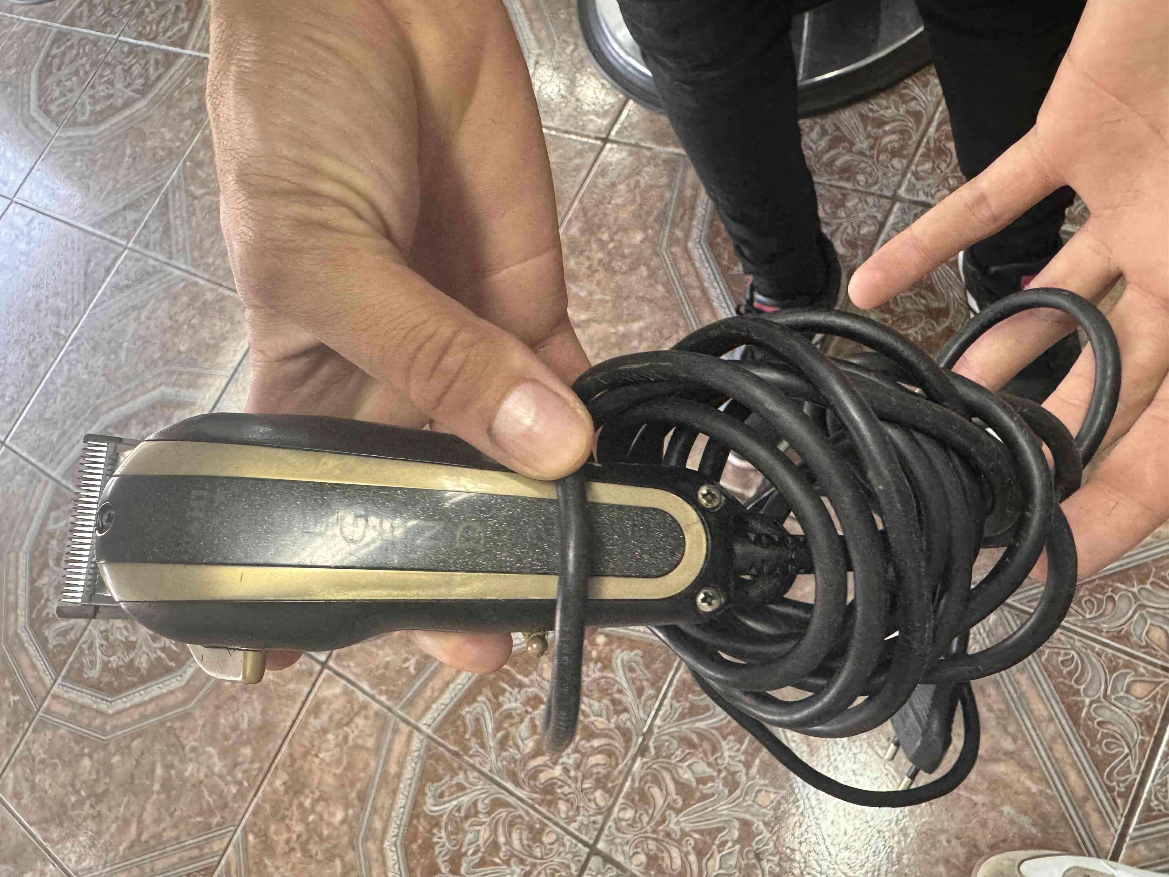 Máquina cortapelo eléctrica usada - miniatura 3