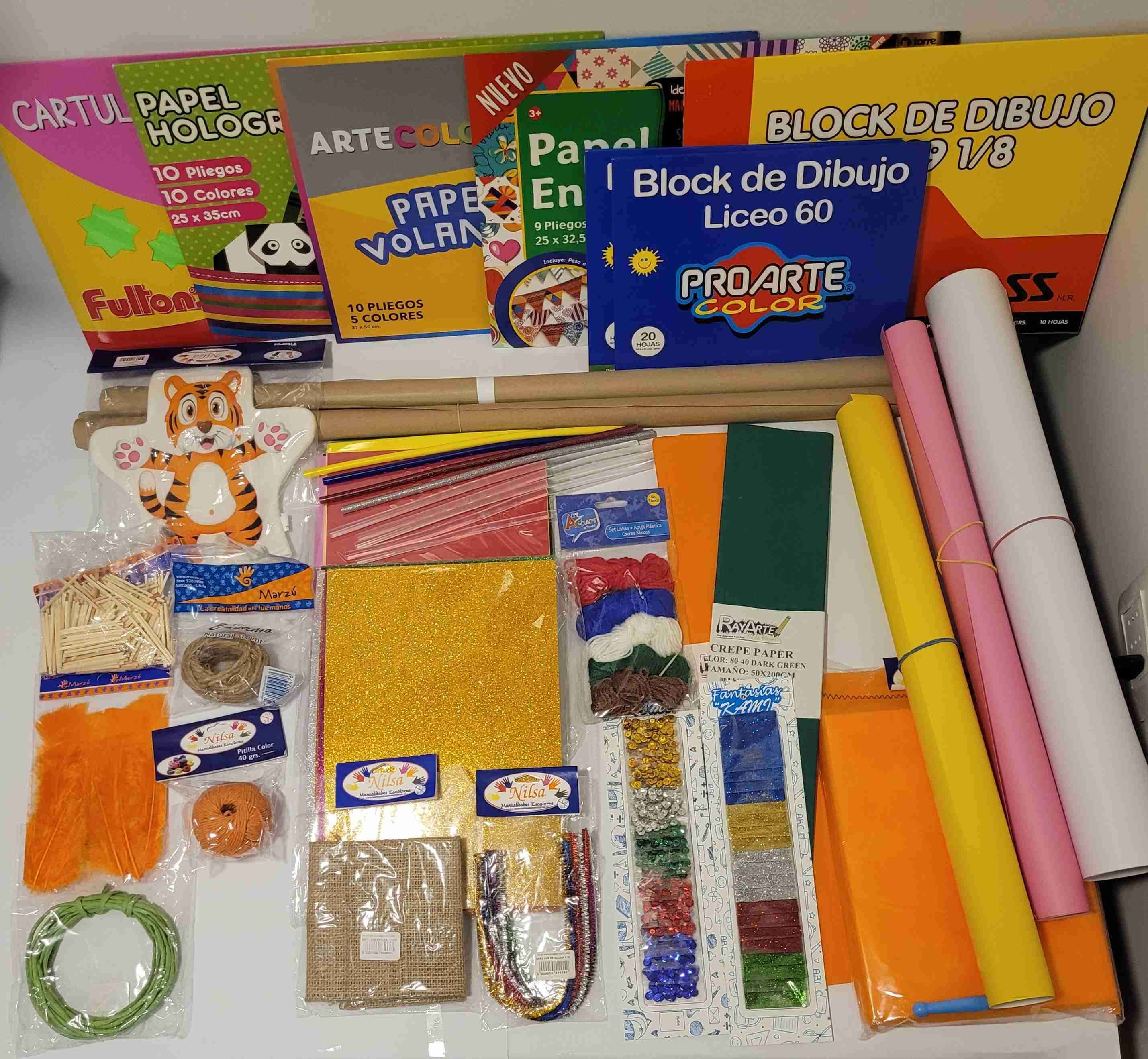 Set de materiales escolares variados