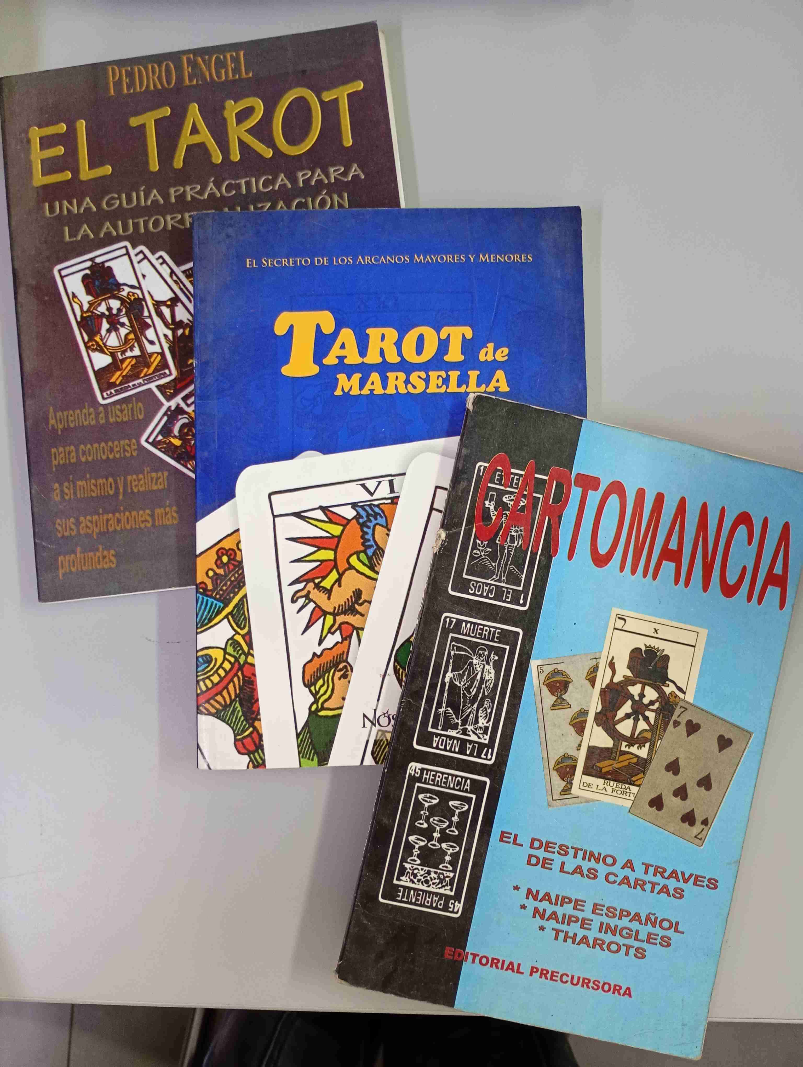 Libros de Tarot y Cartomancia