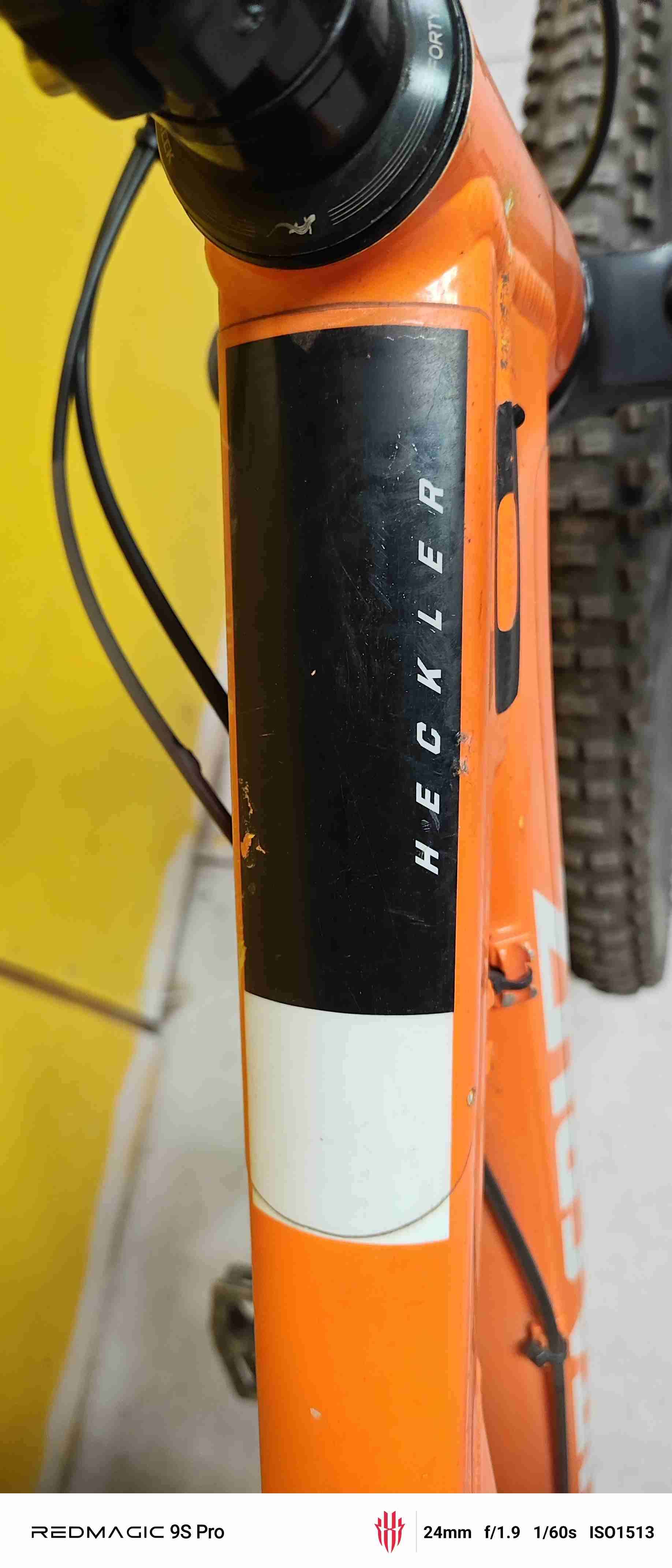 Bicicleta Downhill Santa Cruz Heckler - miniatura 3