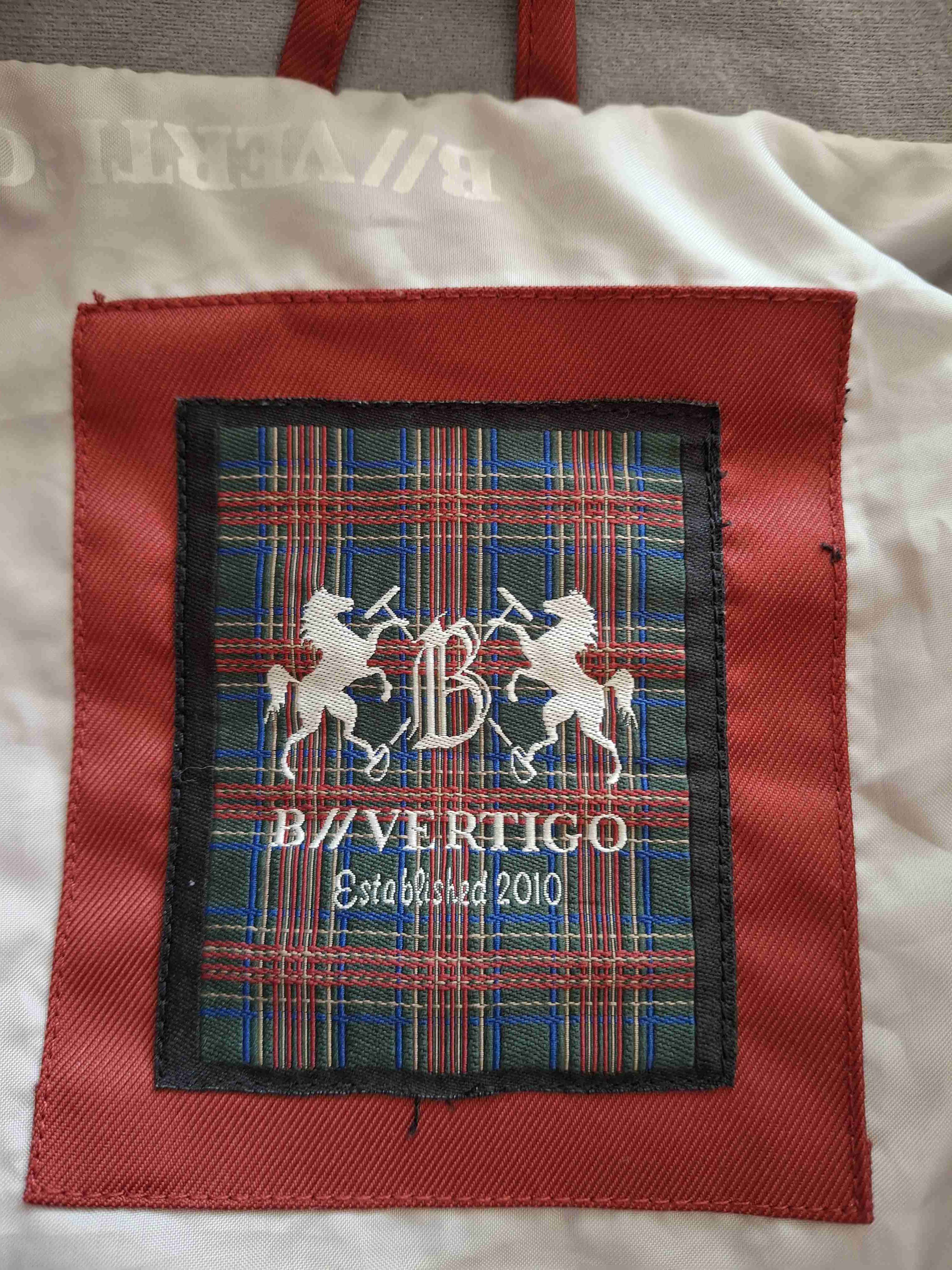 Chaqueta roja de mujer con cinturón talla 38 - miniatura 2