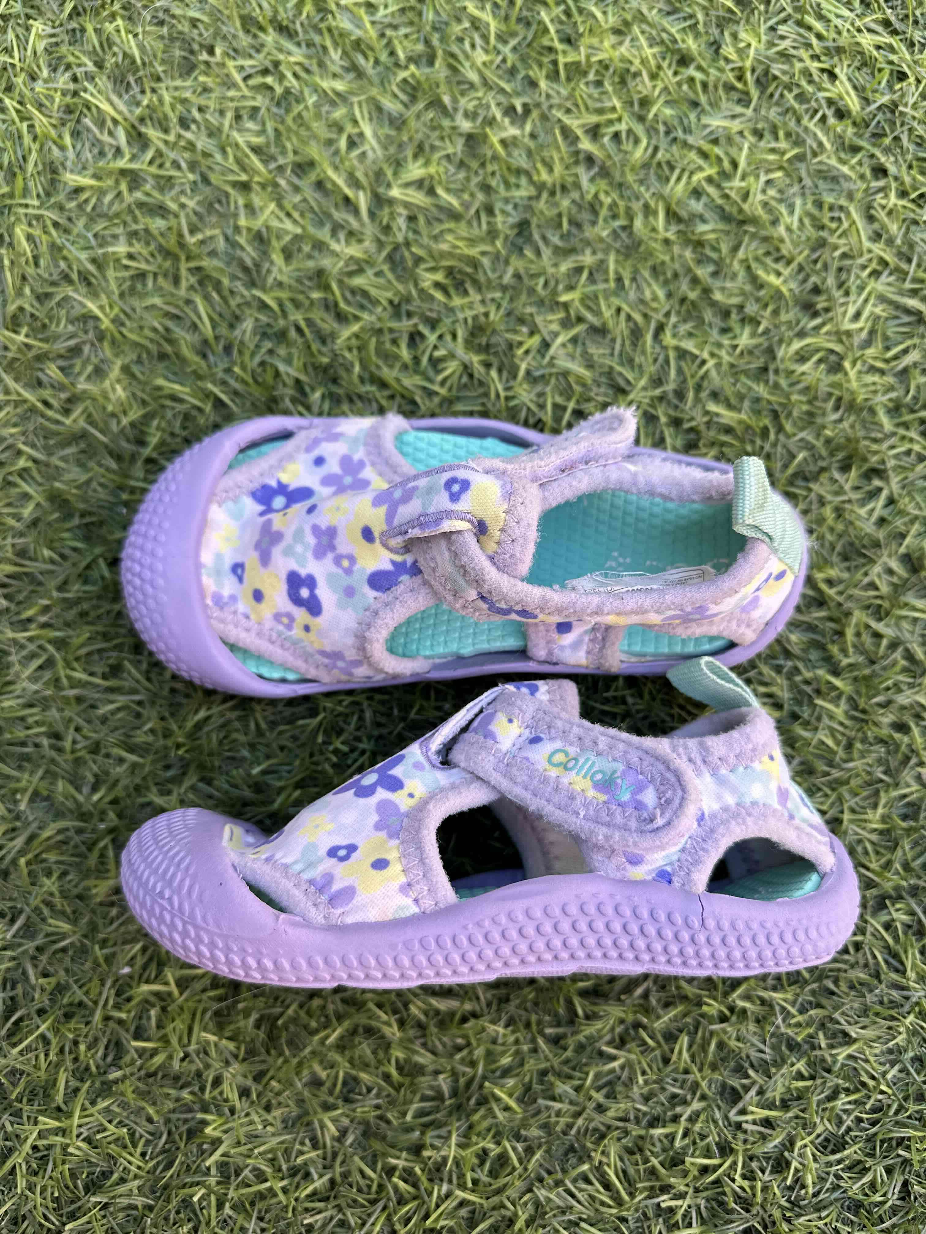 Zapatos de bebé con diseño floral - miniatura 5