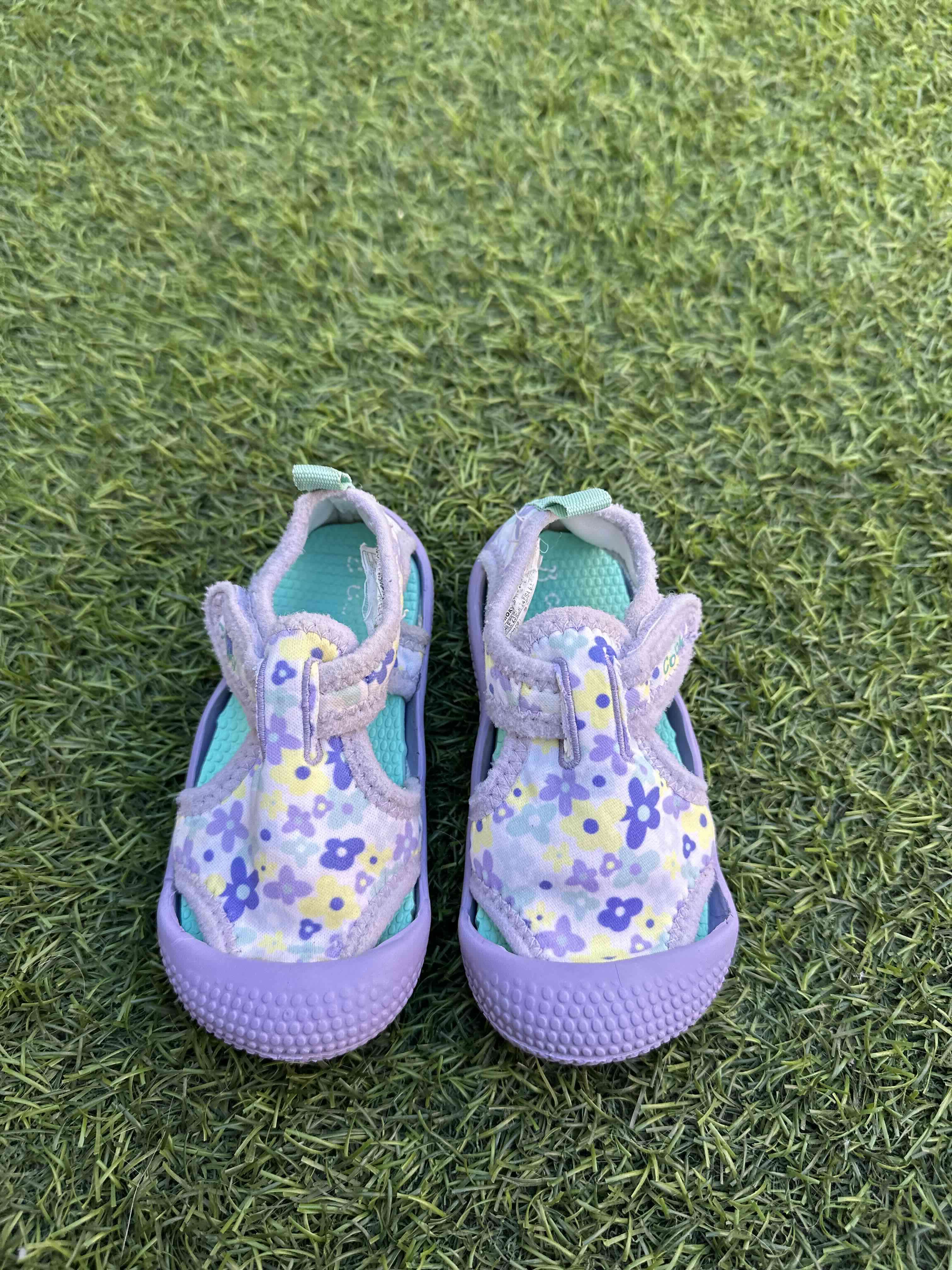 Zapatos de bebé con diseño floral - miniatura 6