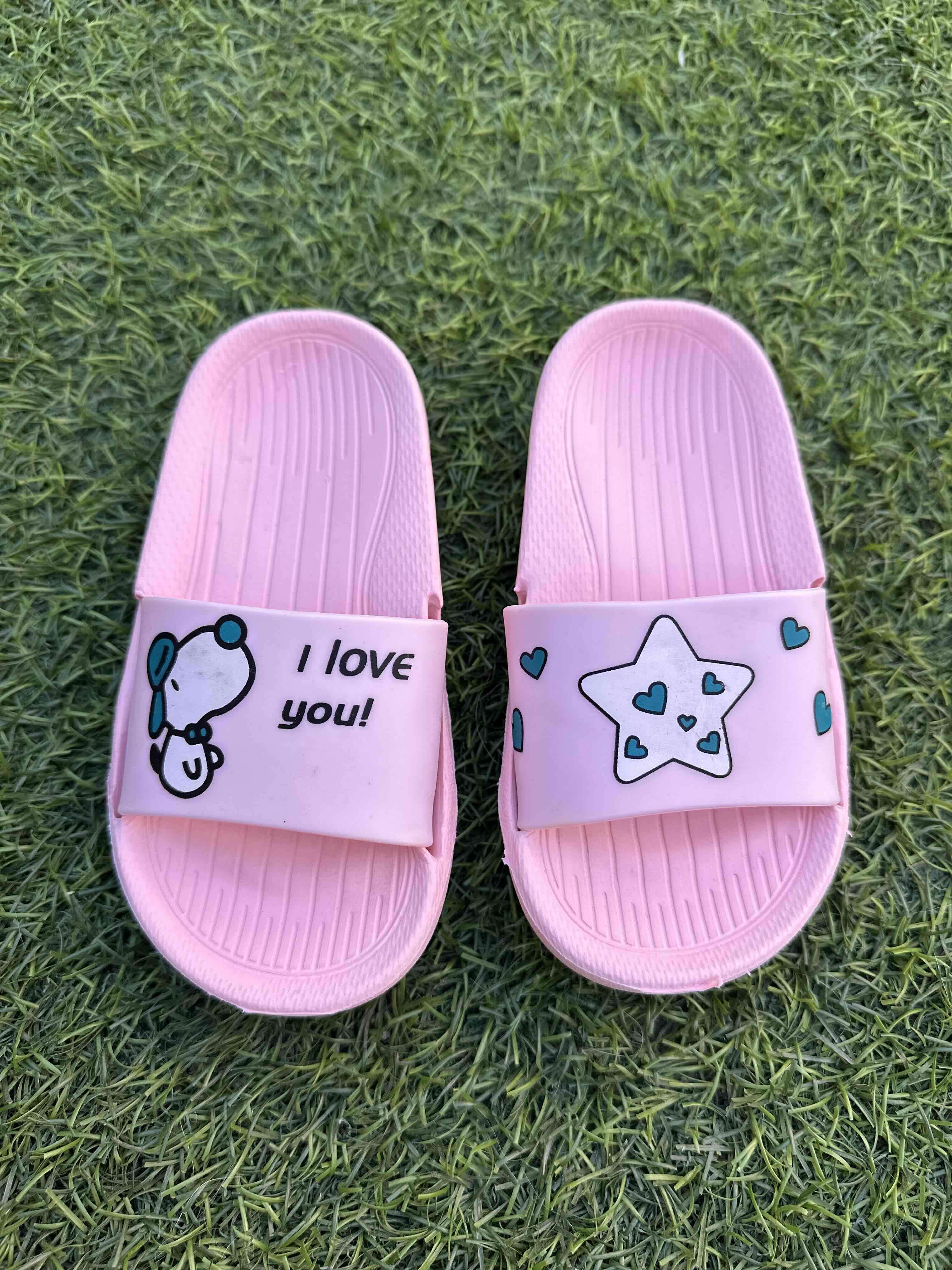 Sandalias rosadas con diseño infantil - miniatura 2