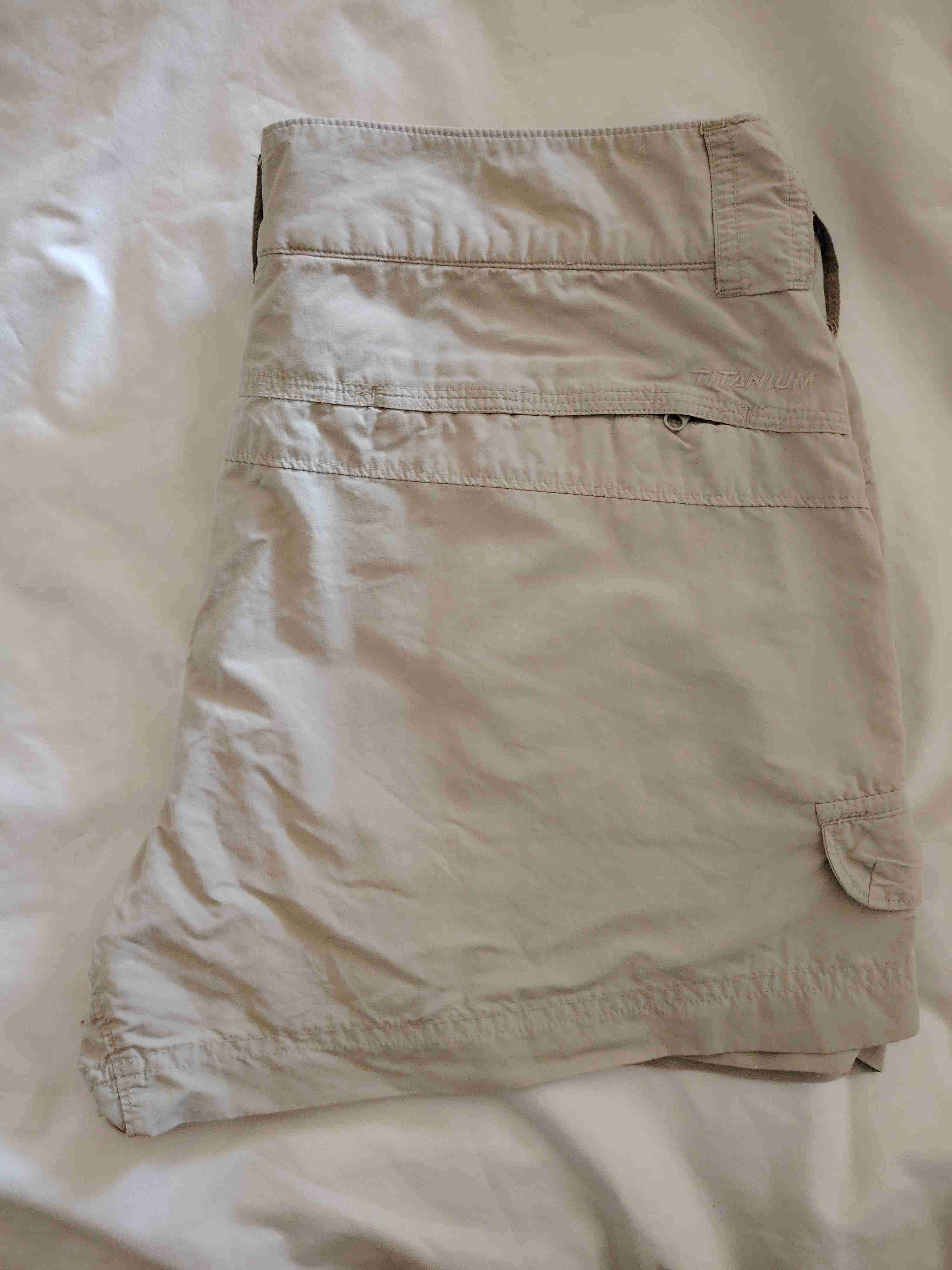 Short beige tipo cargo outdoor