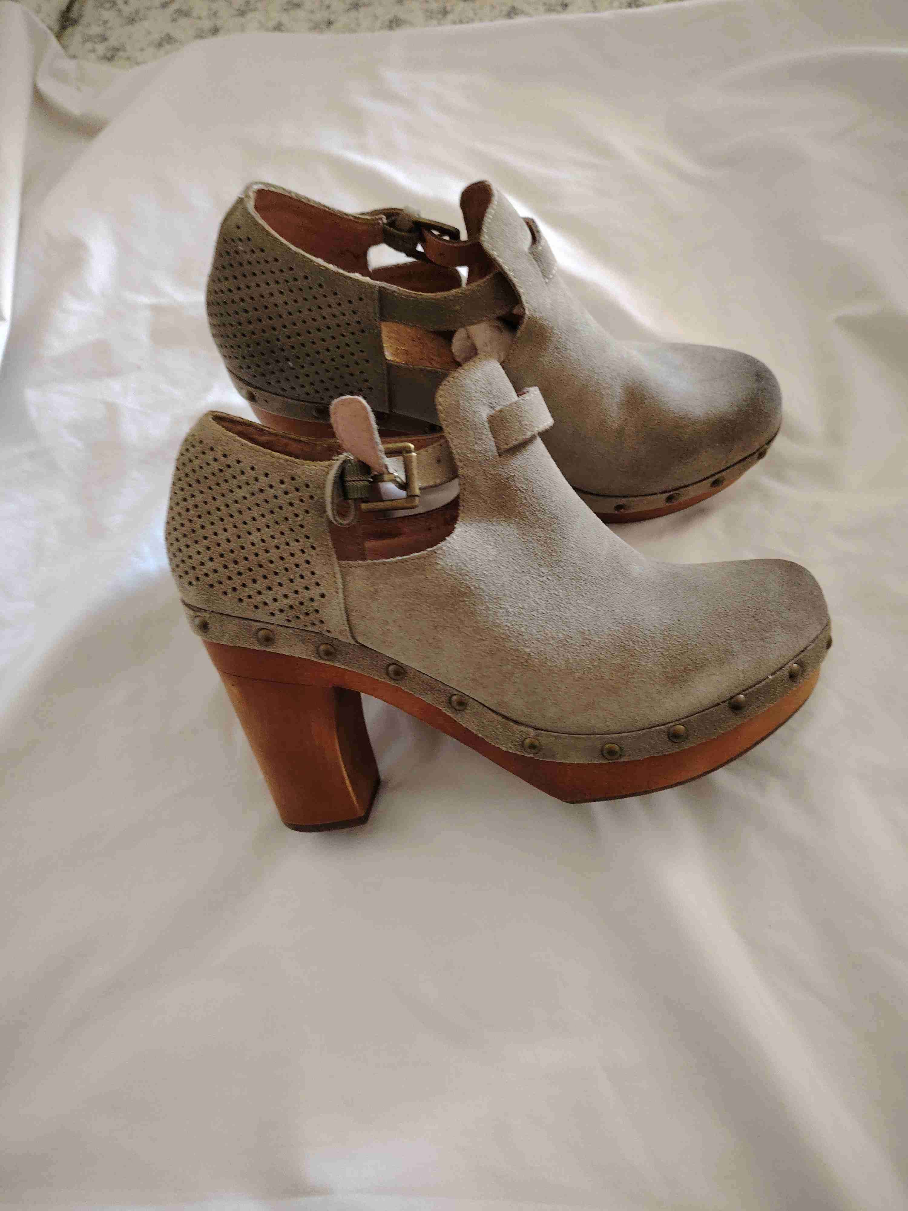Zapatos cerrados beige RKF - miniatura 2