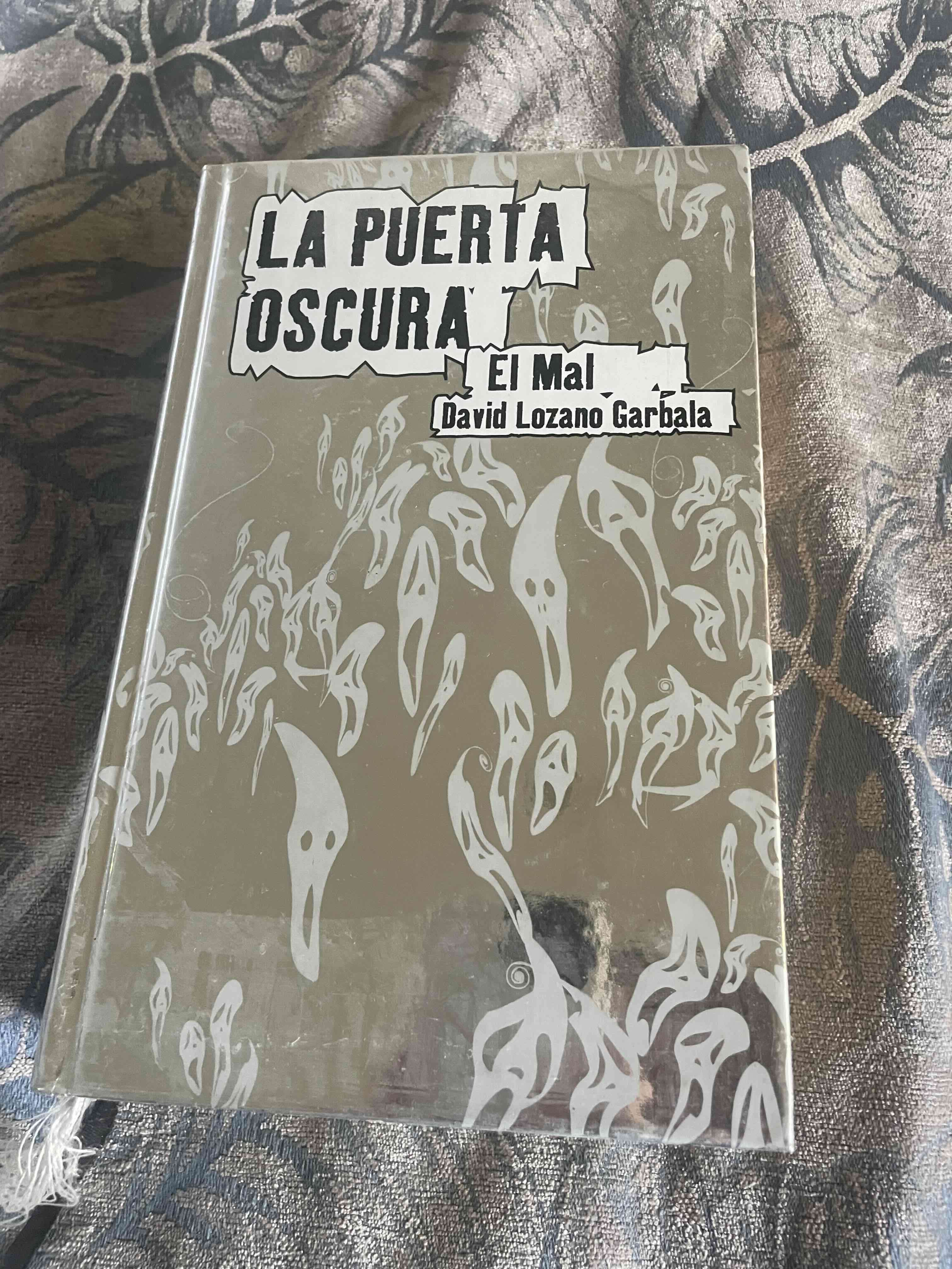Libro tomo 2 'La Puerta Oscura: El Mal'
