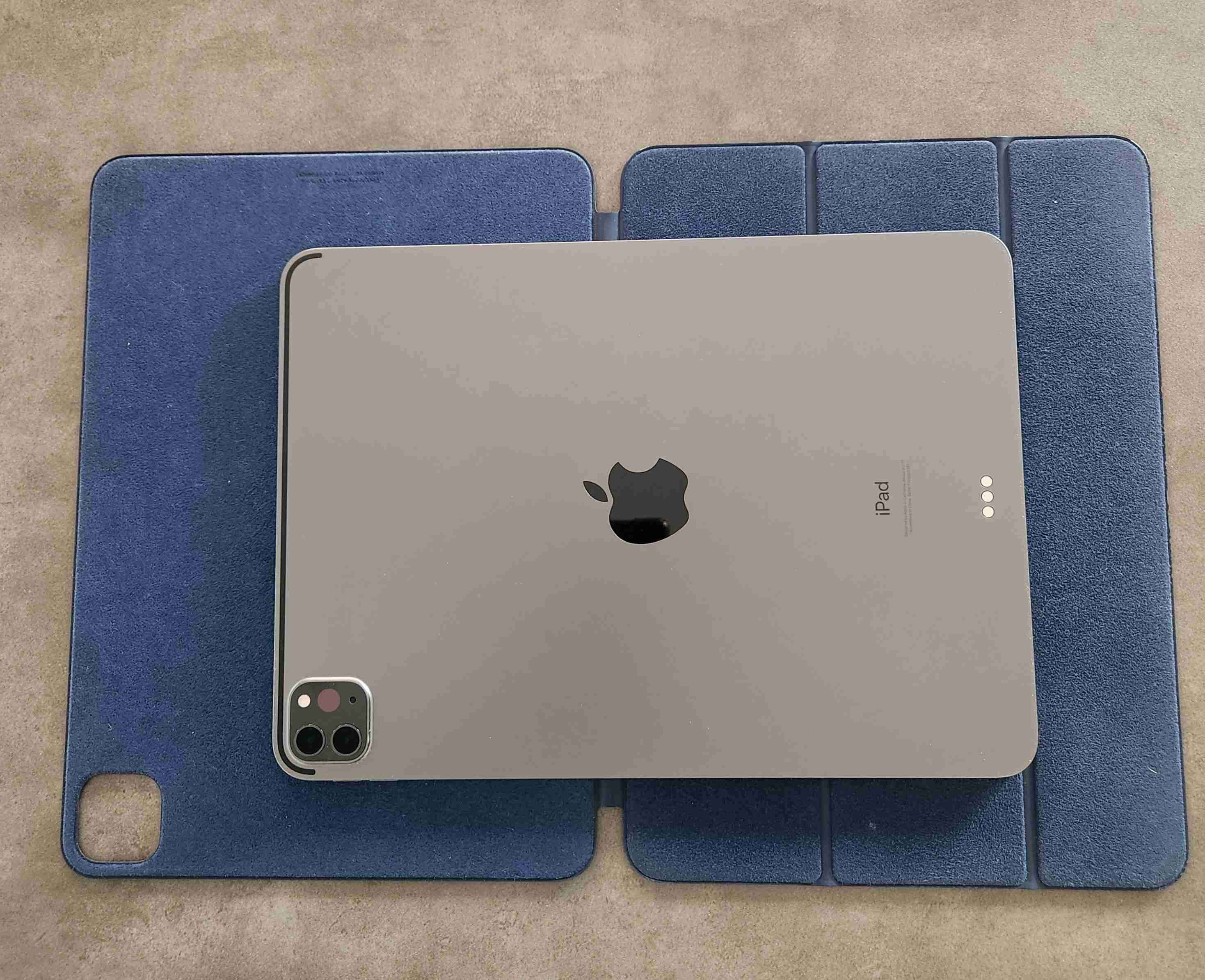 iPad Pro 11 M1 (3ra Gen) 128GB + Pencil + Case - miniatura 3