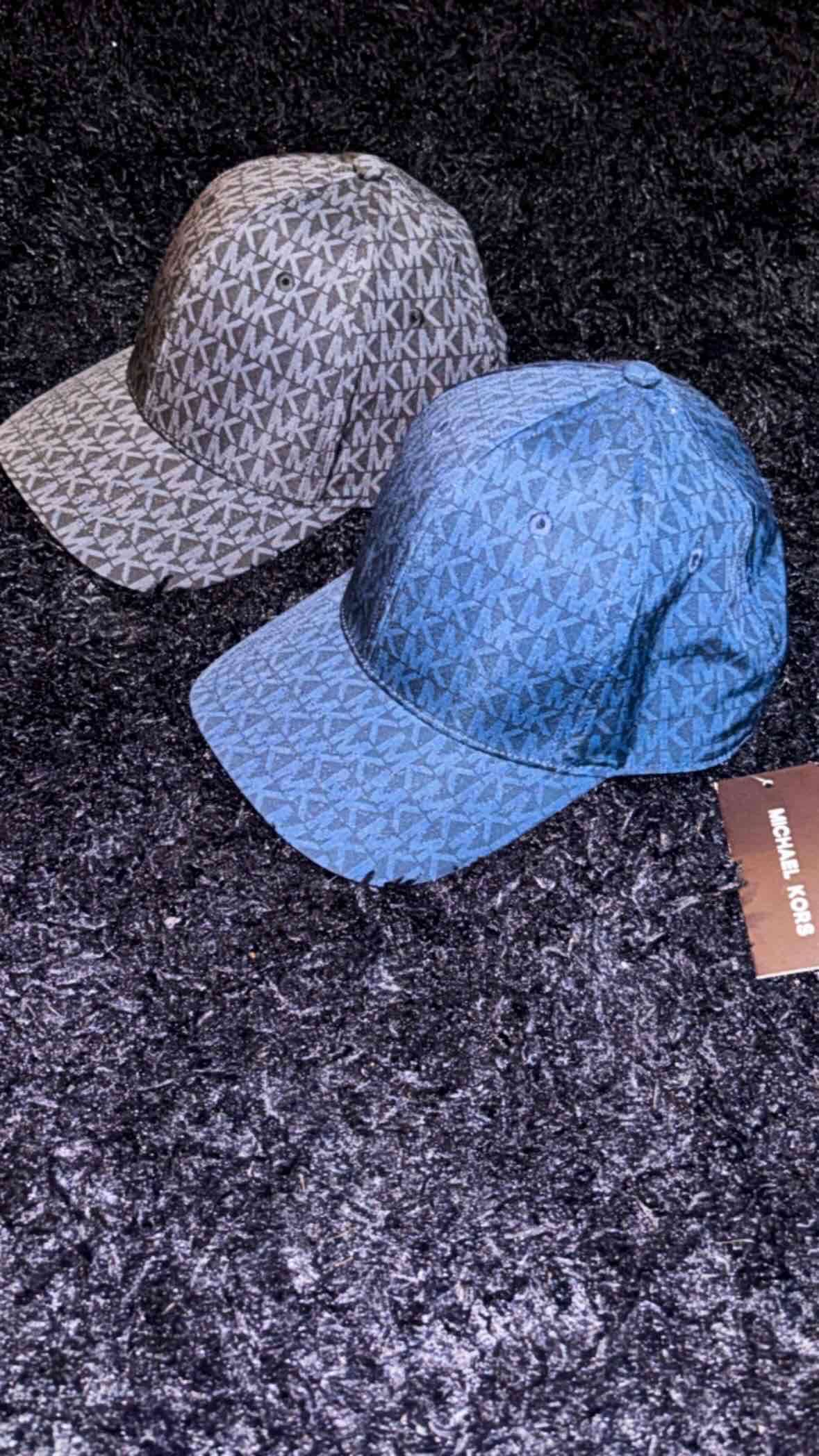 Gorras Michael Kors con logo