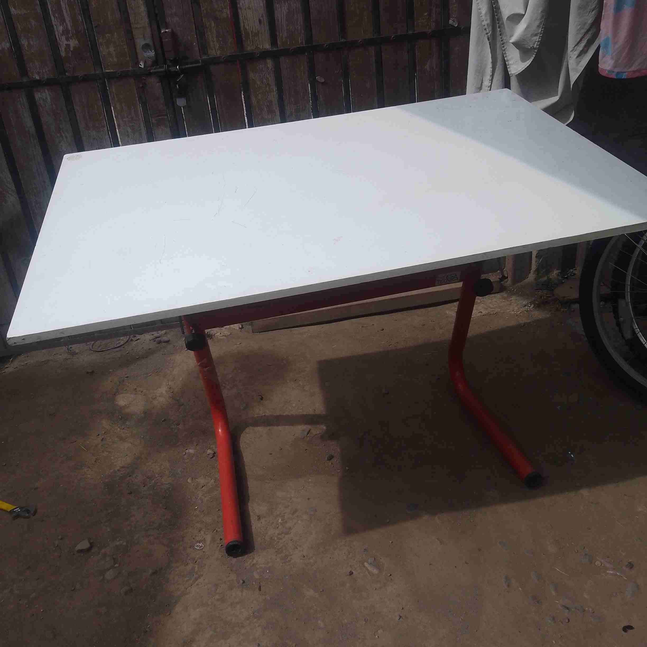 Mesa tecnica para dibujo marca Artel