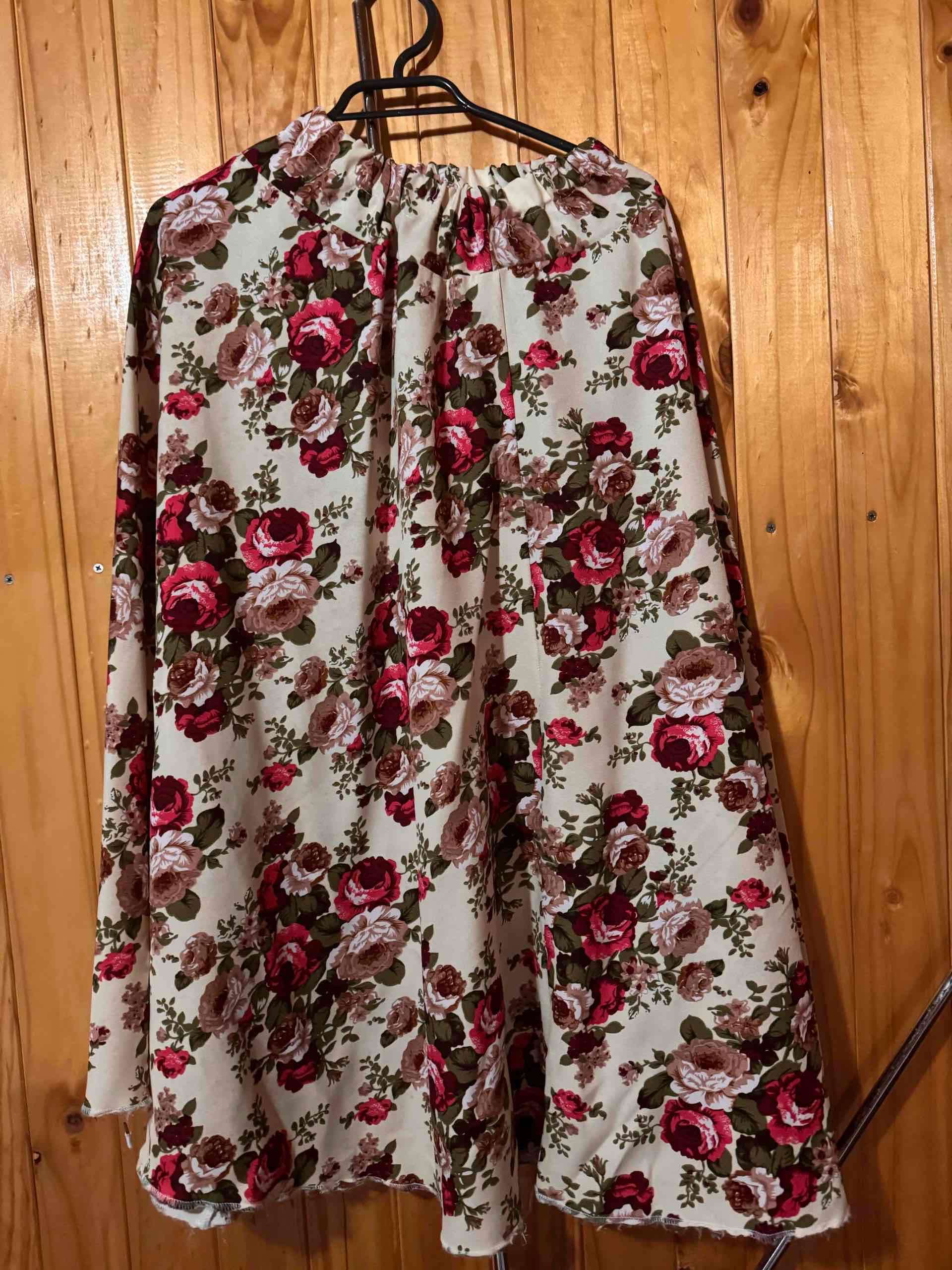 Vestido blanco con falda floral bailes escolares - miniatura 4