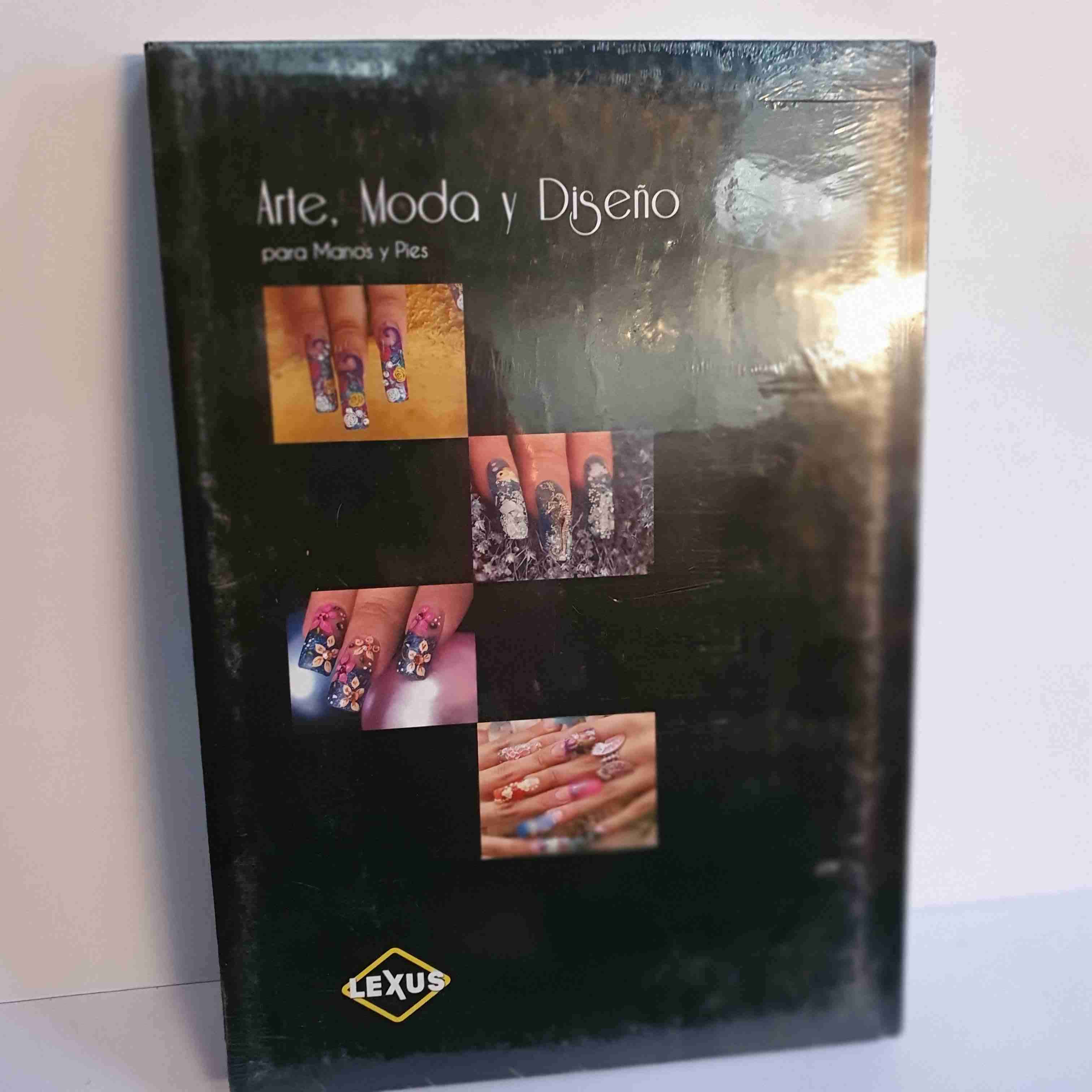 Libro "Arte, Moda y Diseño" manicure - miniatura 2