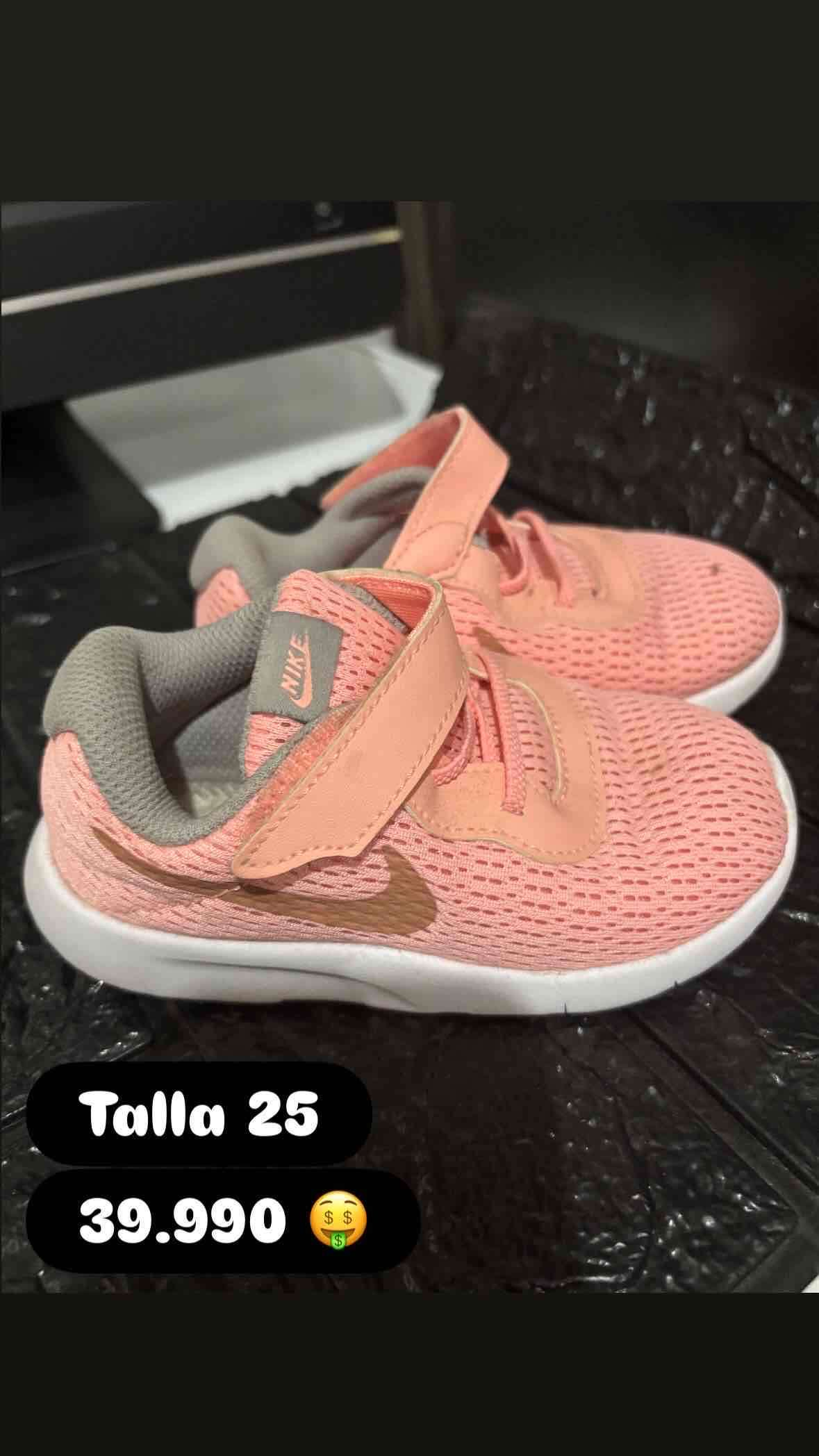 Zapatillas Nike rosadas talla 25