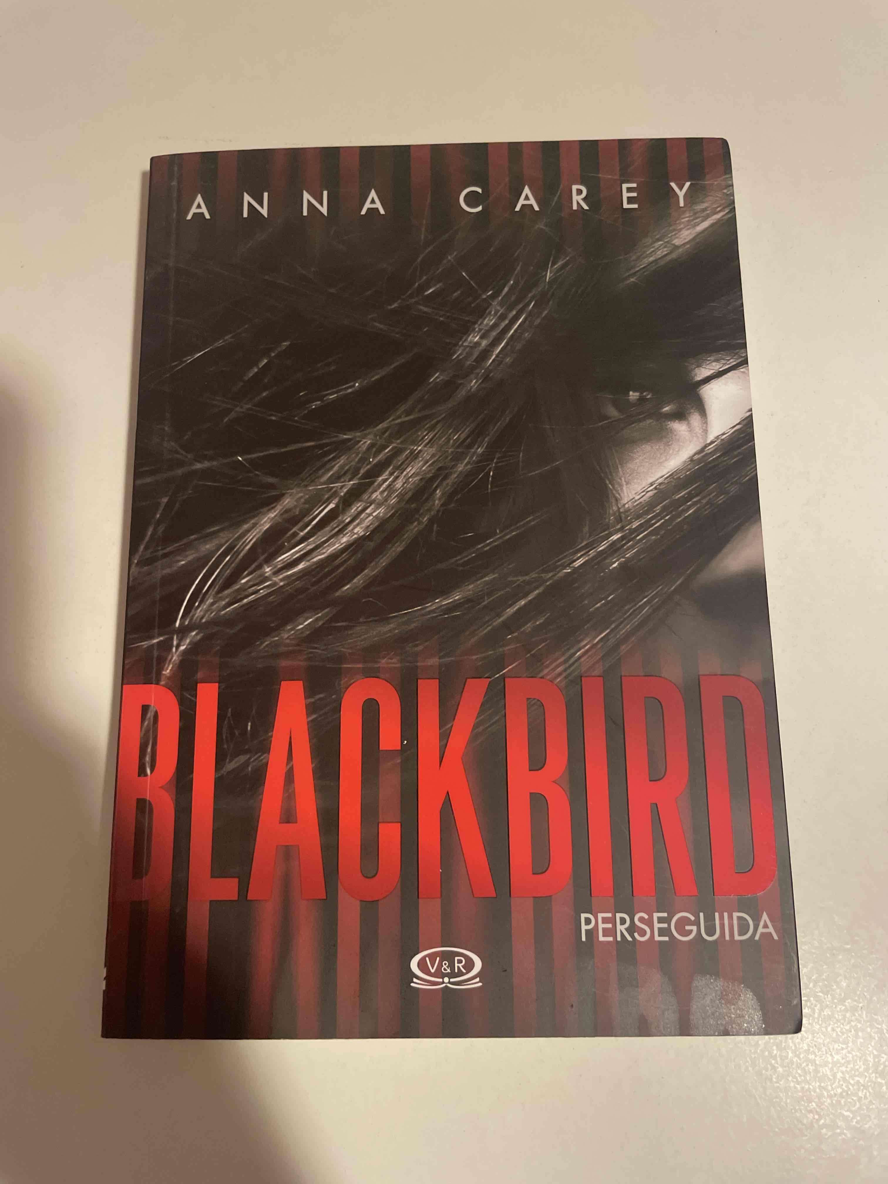 Libro 'Blackbird' de Anna Carey
