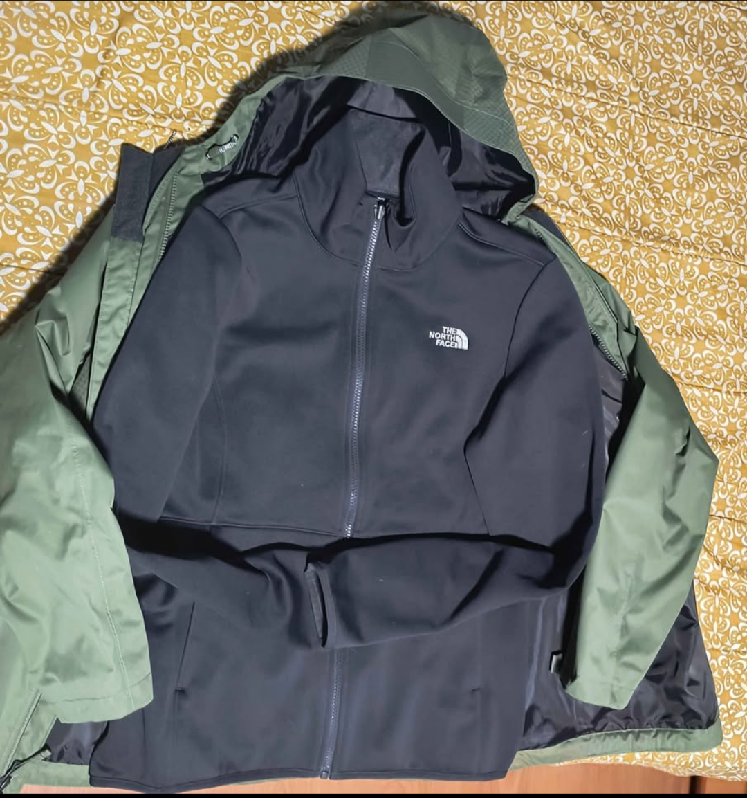 Chaqueta verde y polerón negro - miniatura 3