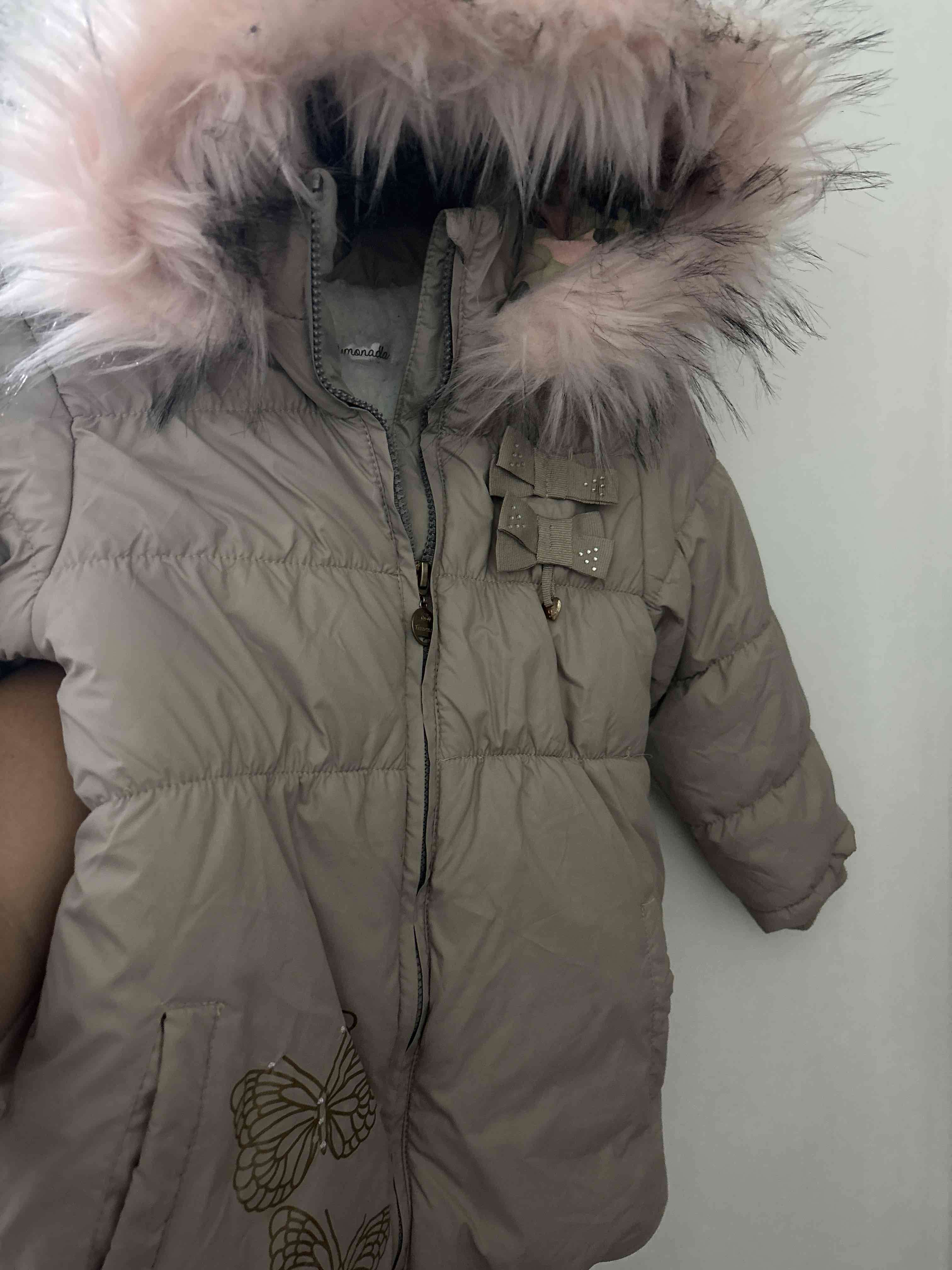 Abrigo con capucha y pelo suave