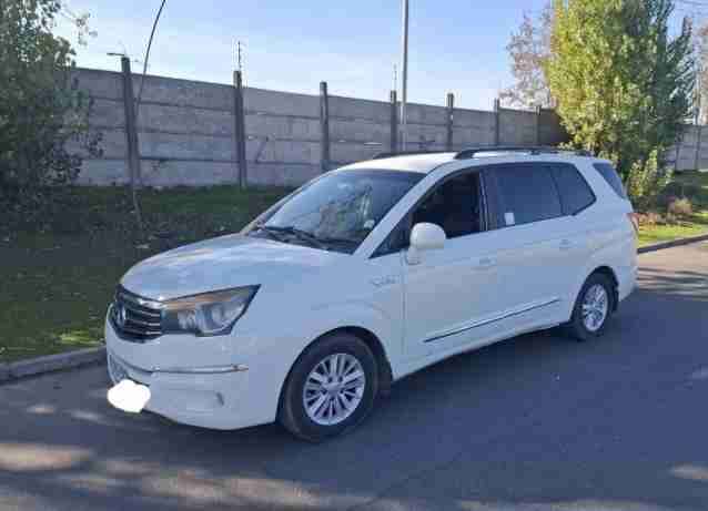 Auto blanco  ssangyong stavic 2018 - miniatura 4