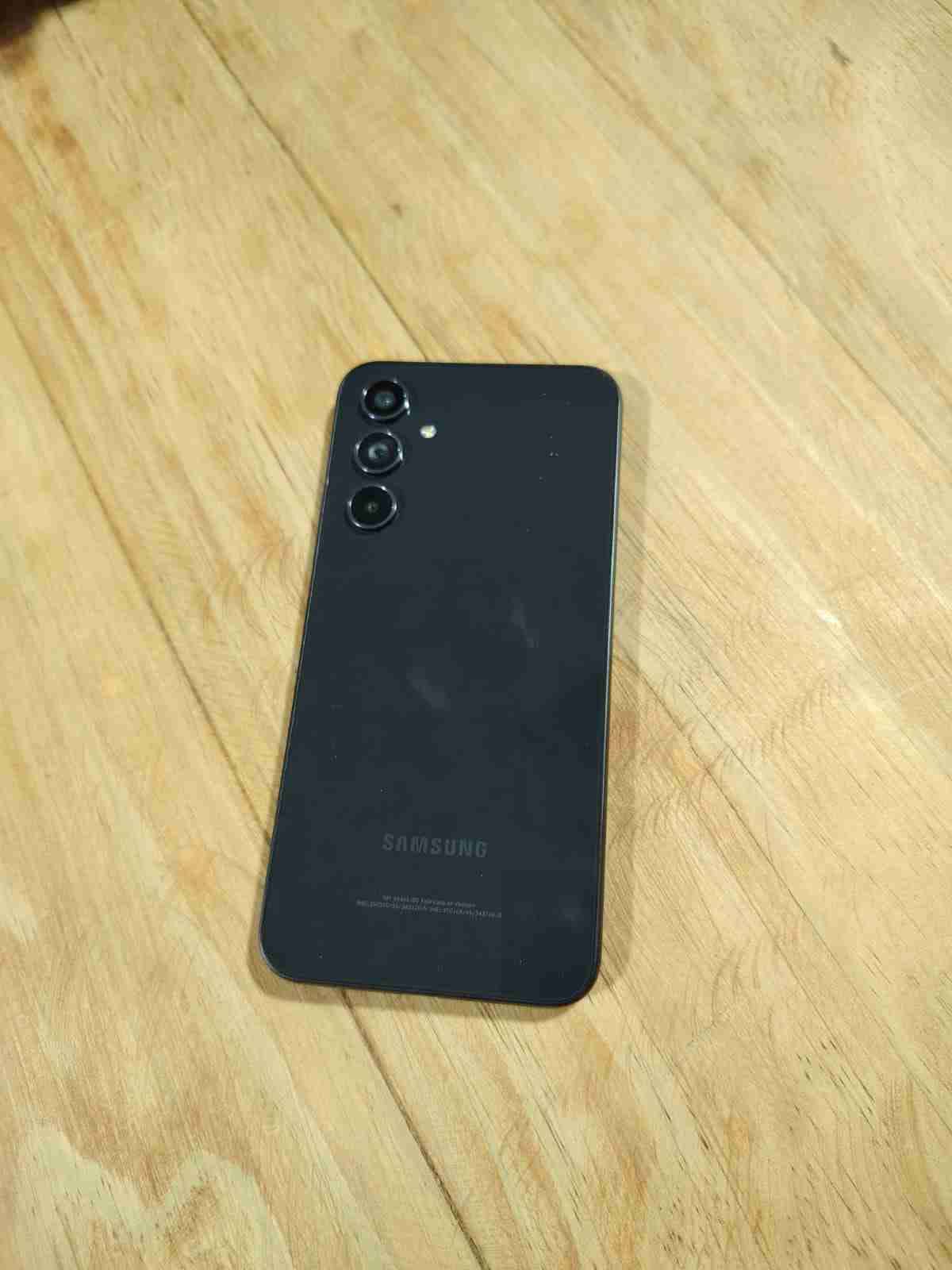 Teléfono inteligente negro - miniatura 2