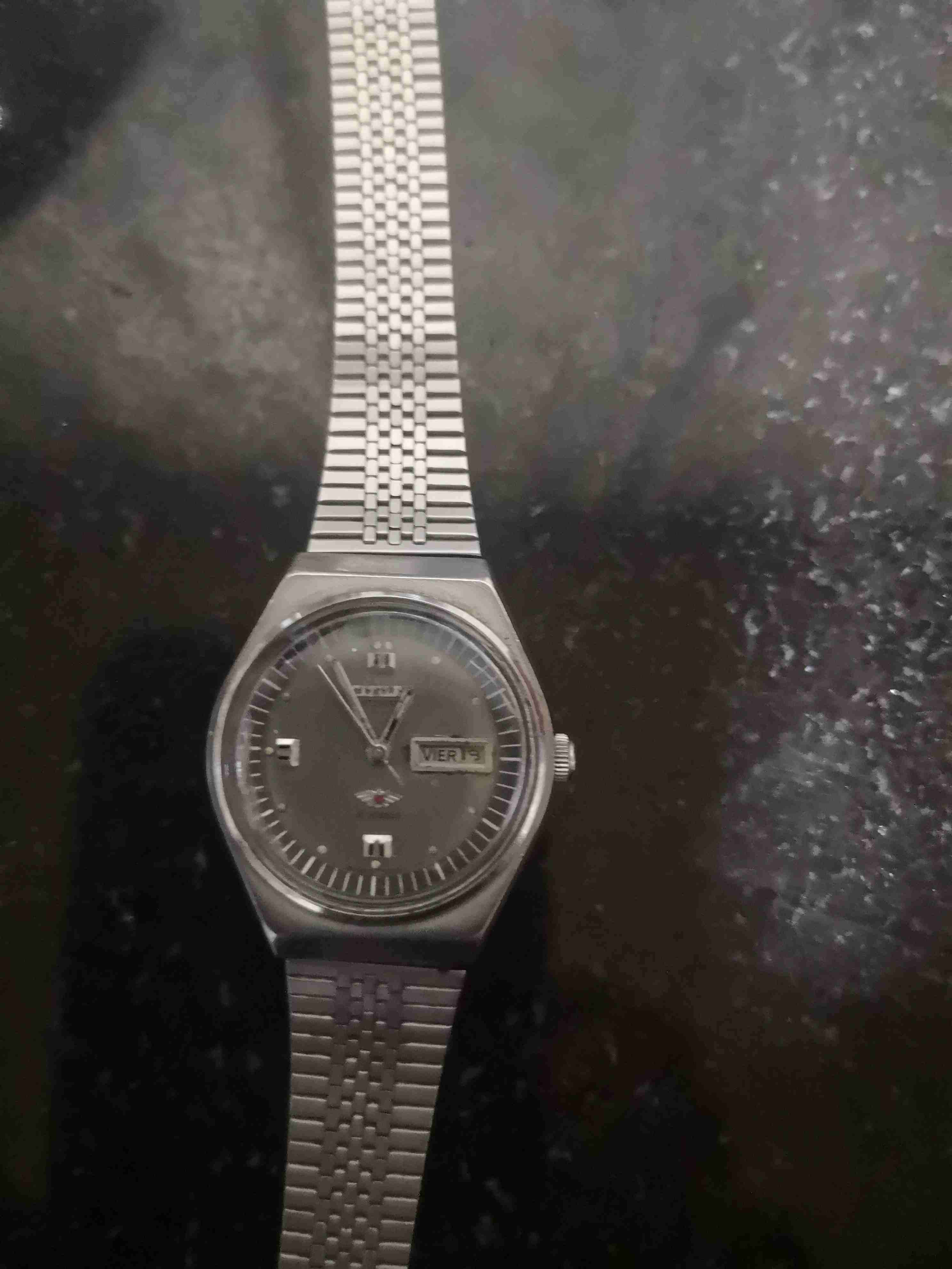 Reloj clásico de acero - miniatura 3