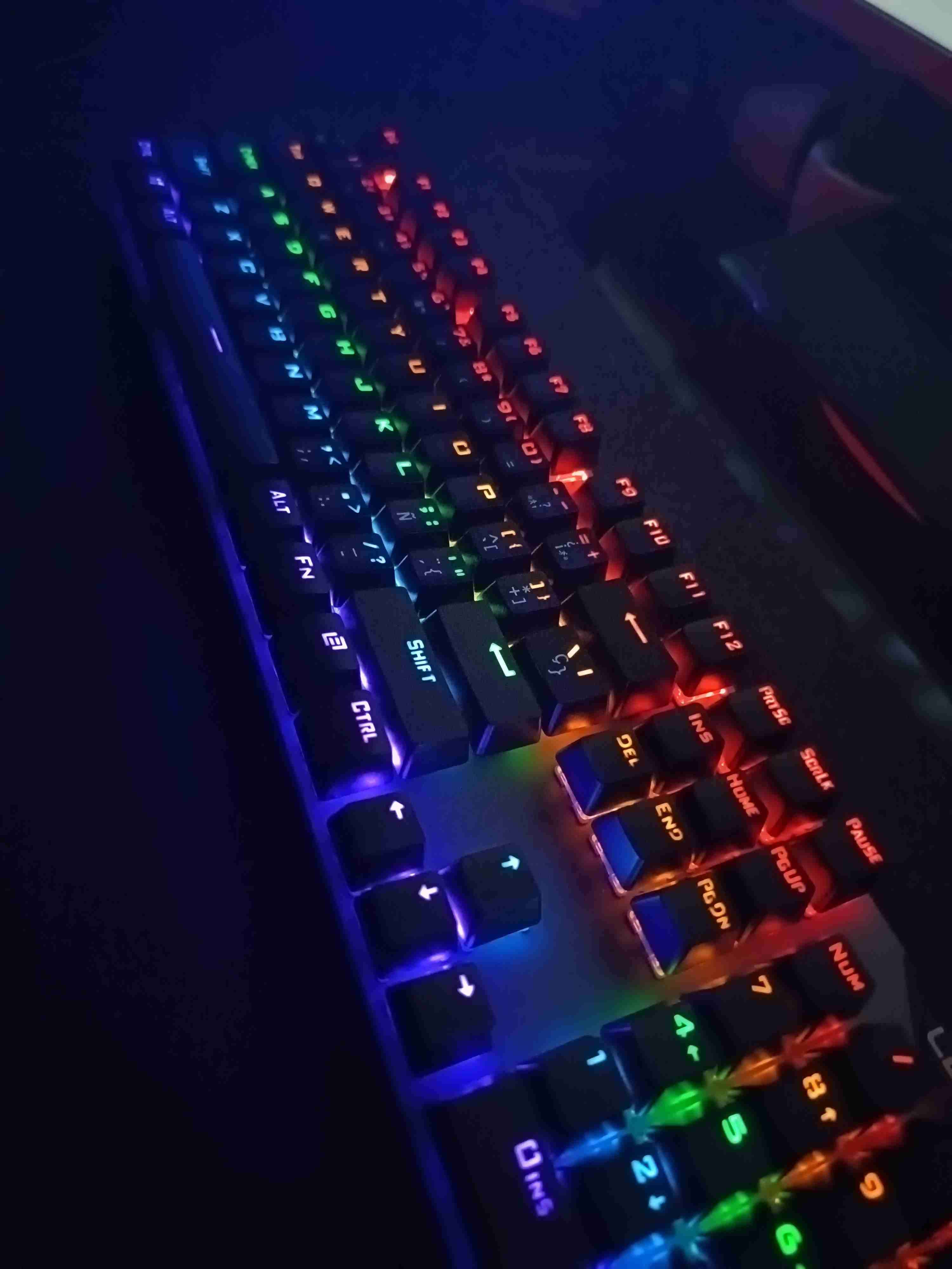 Teclado mecánico RGB retroiluminado - miniatura 4