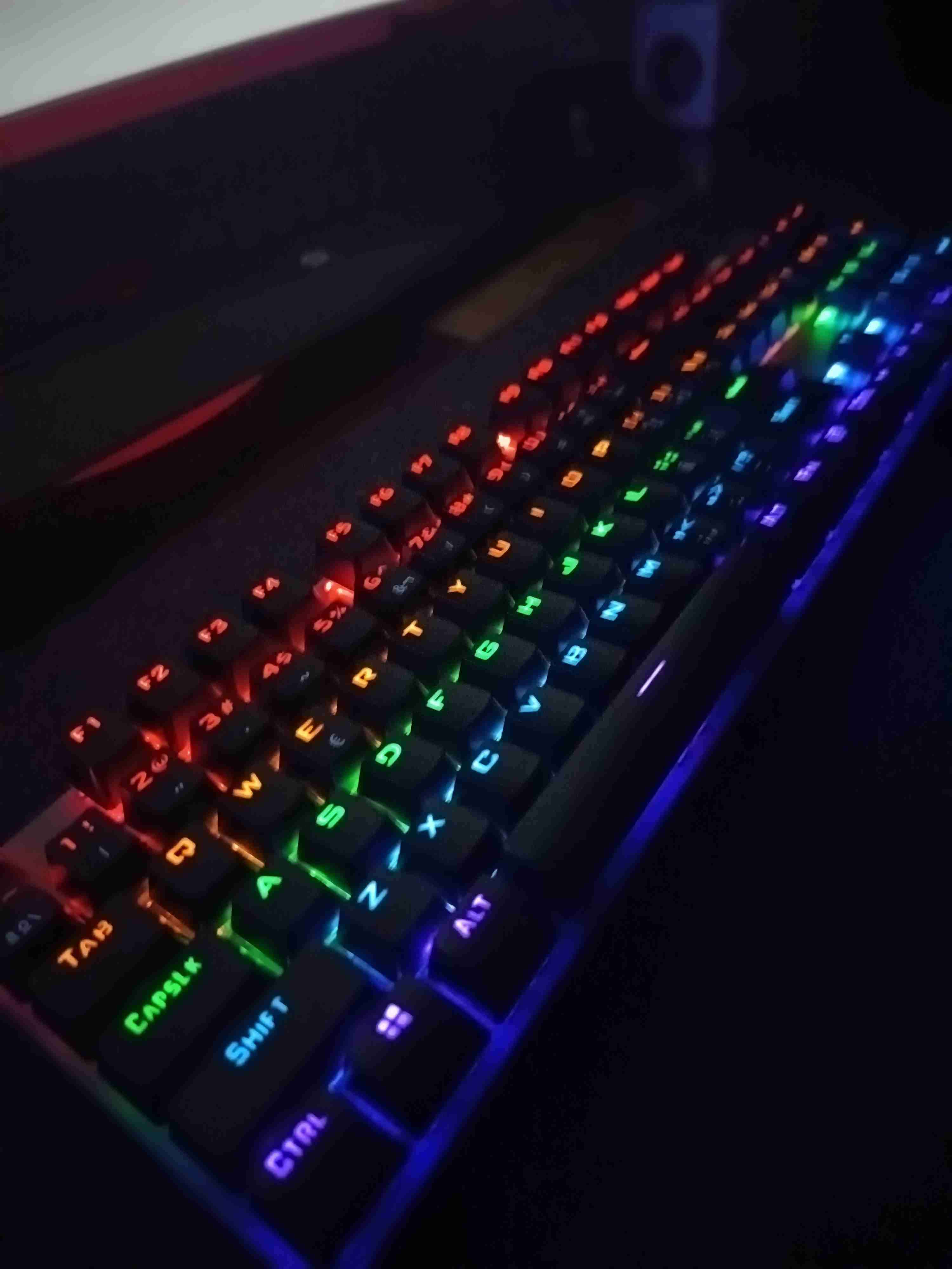 Teclado mecánico RGB retroiluminado - miniatura 5