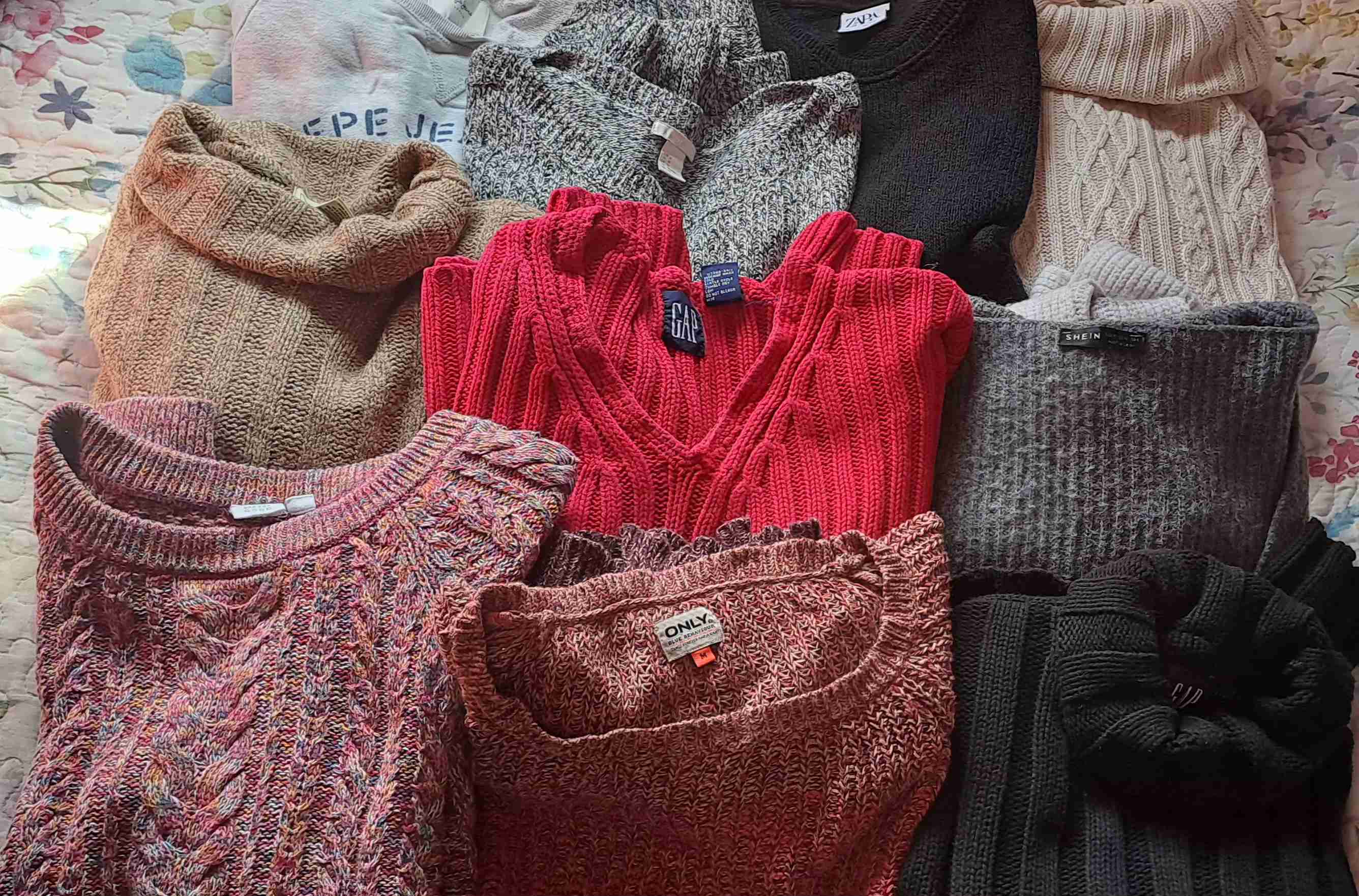 Lote de sweaters para mujer - miniatura 2