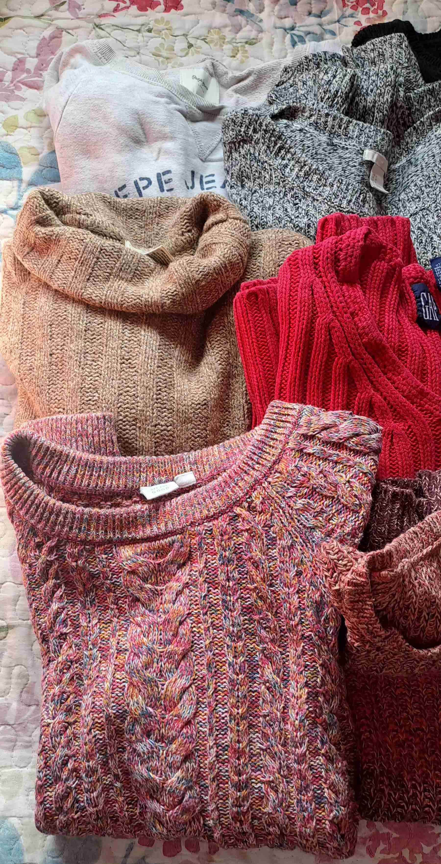 Lote de sweaters para mujer - miniatura 3
