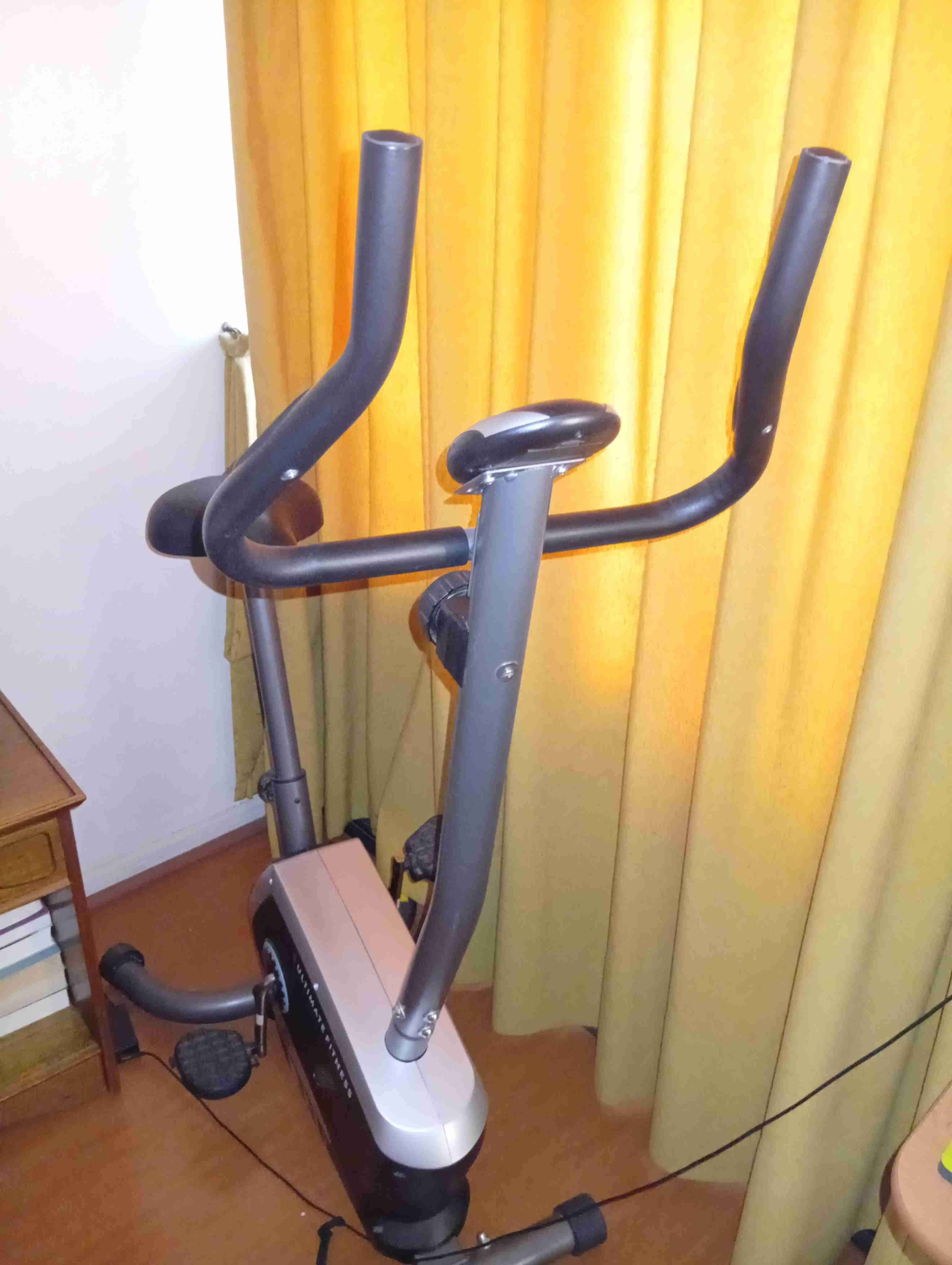 Bicicleta estática para ejercicio