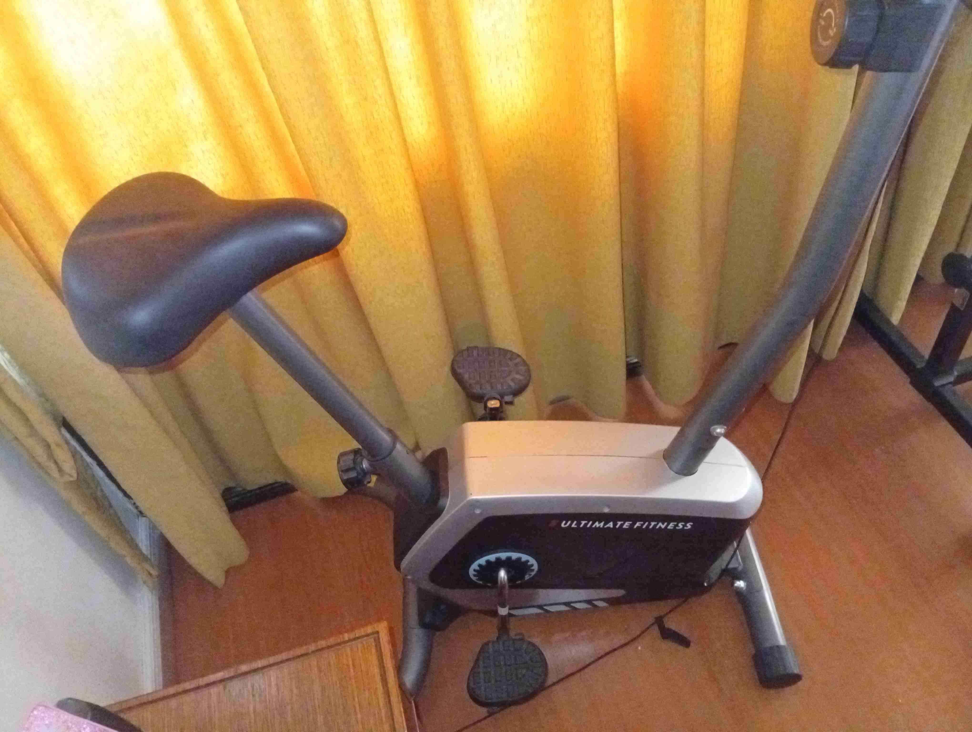 Bicicleta estática para ejercicio - miniatura 2