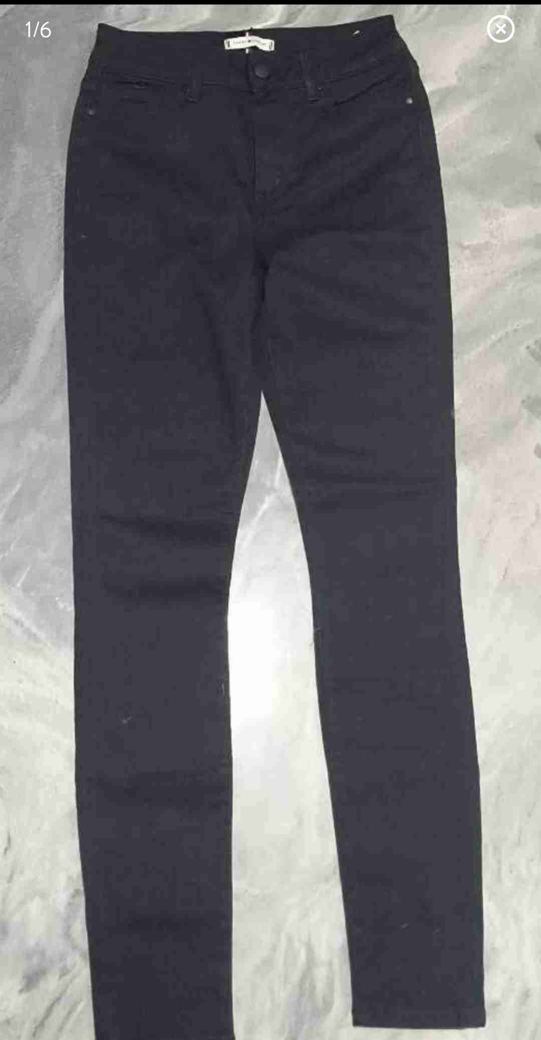 Jeans Tommy Hilfiger negros para mujer