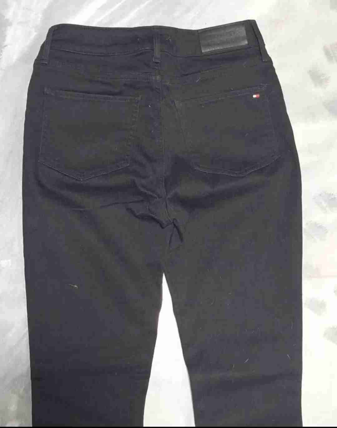 Jeans Tommy Hilfiger negros para mujer - miniatura 3
